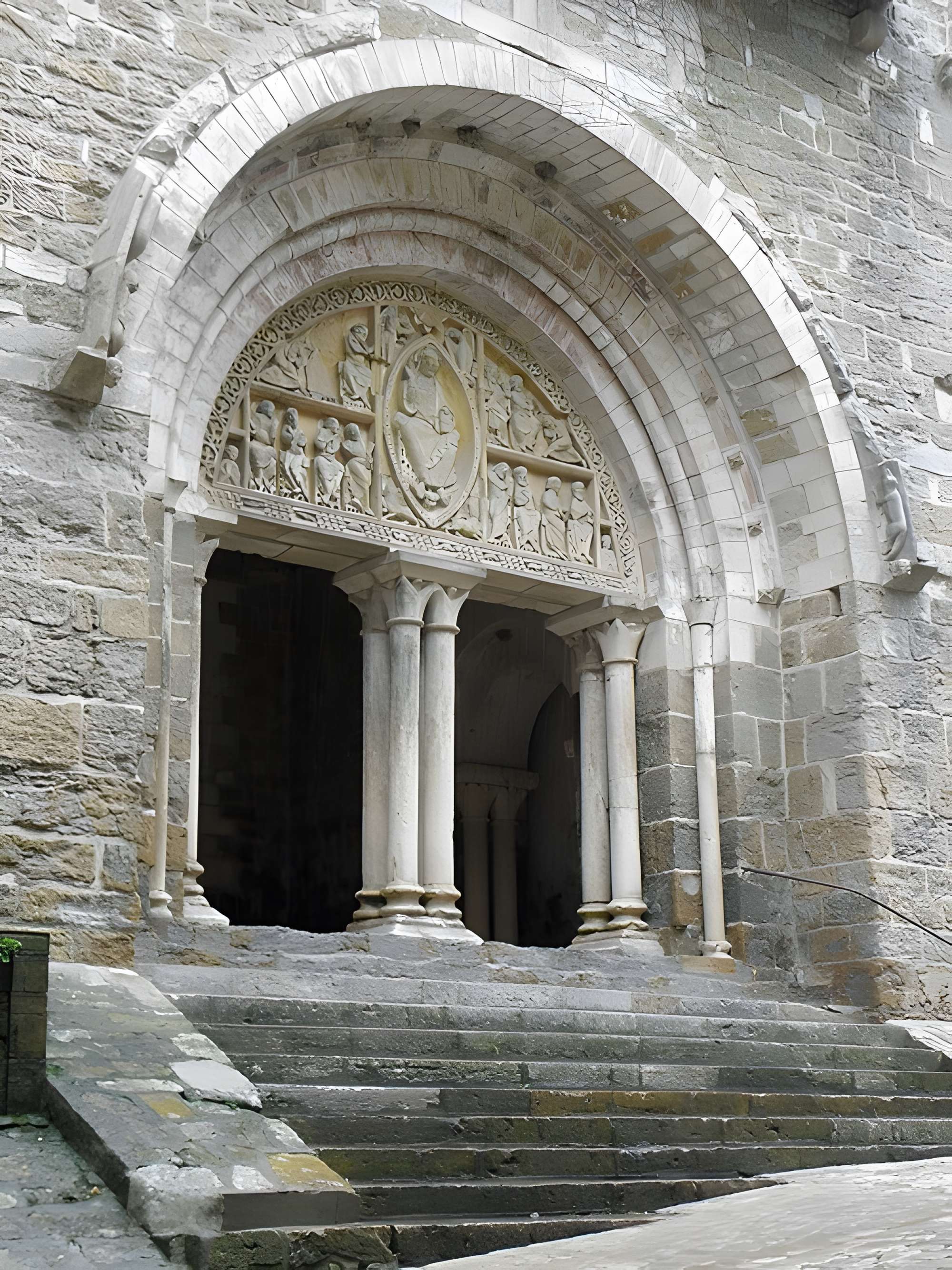 Eglise et son cloître