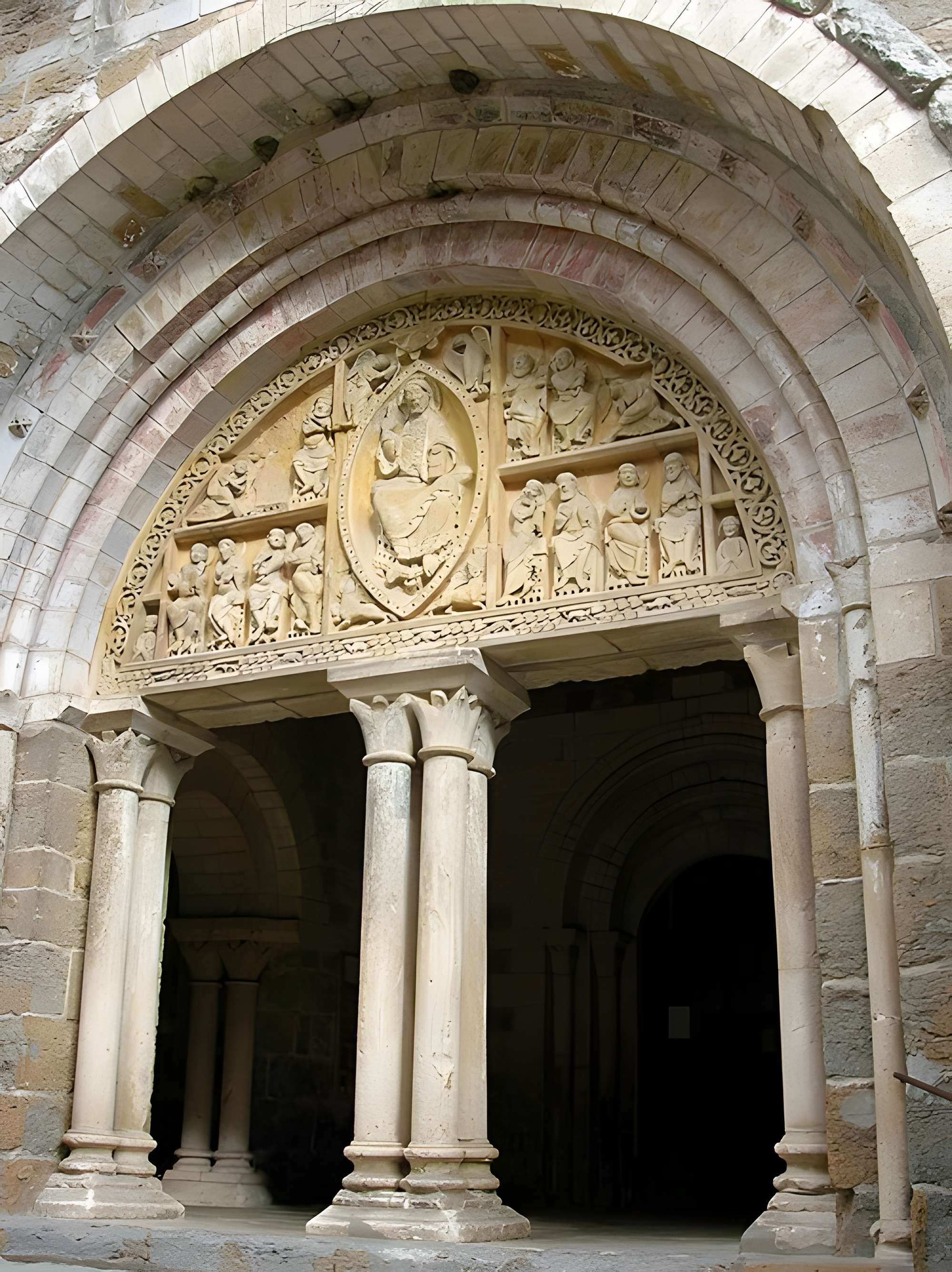 Eglise et son cloître