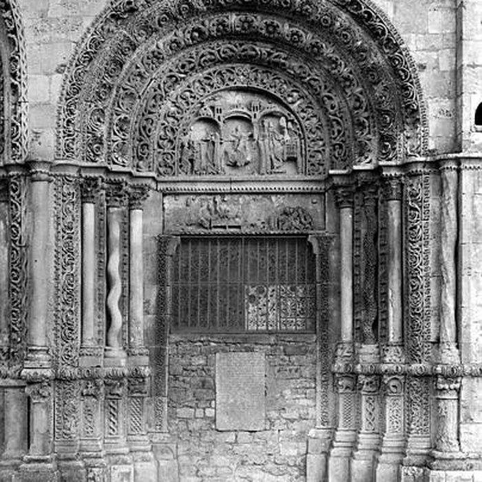 Photo de Église Saint-Lazare dAvallon