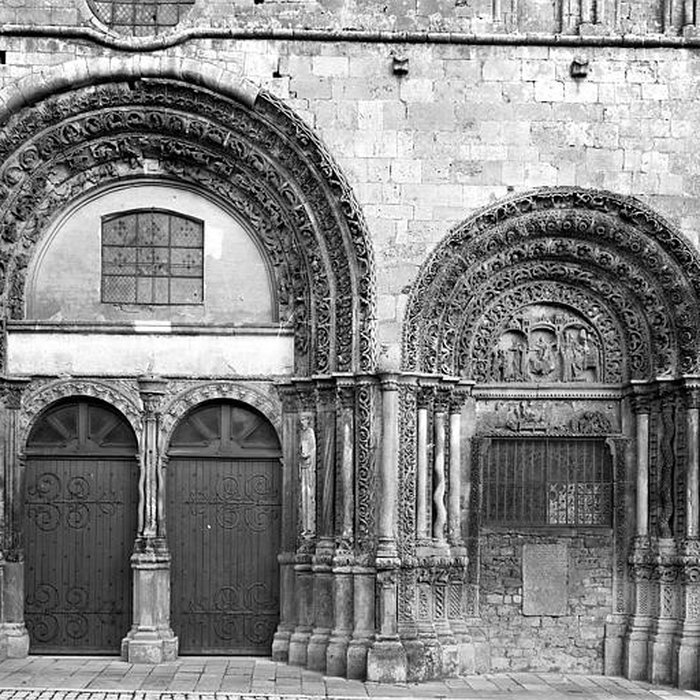 Photo de Église Saint-Lazare dAvallon