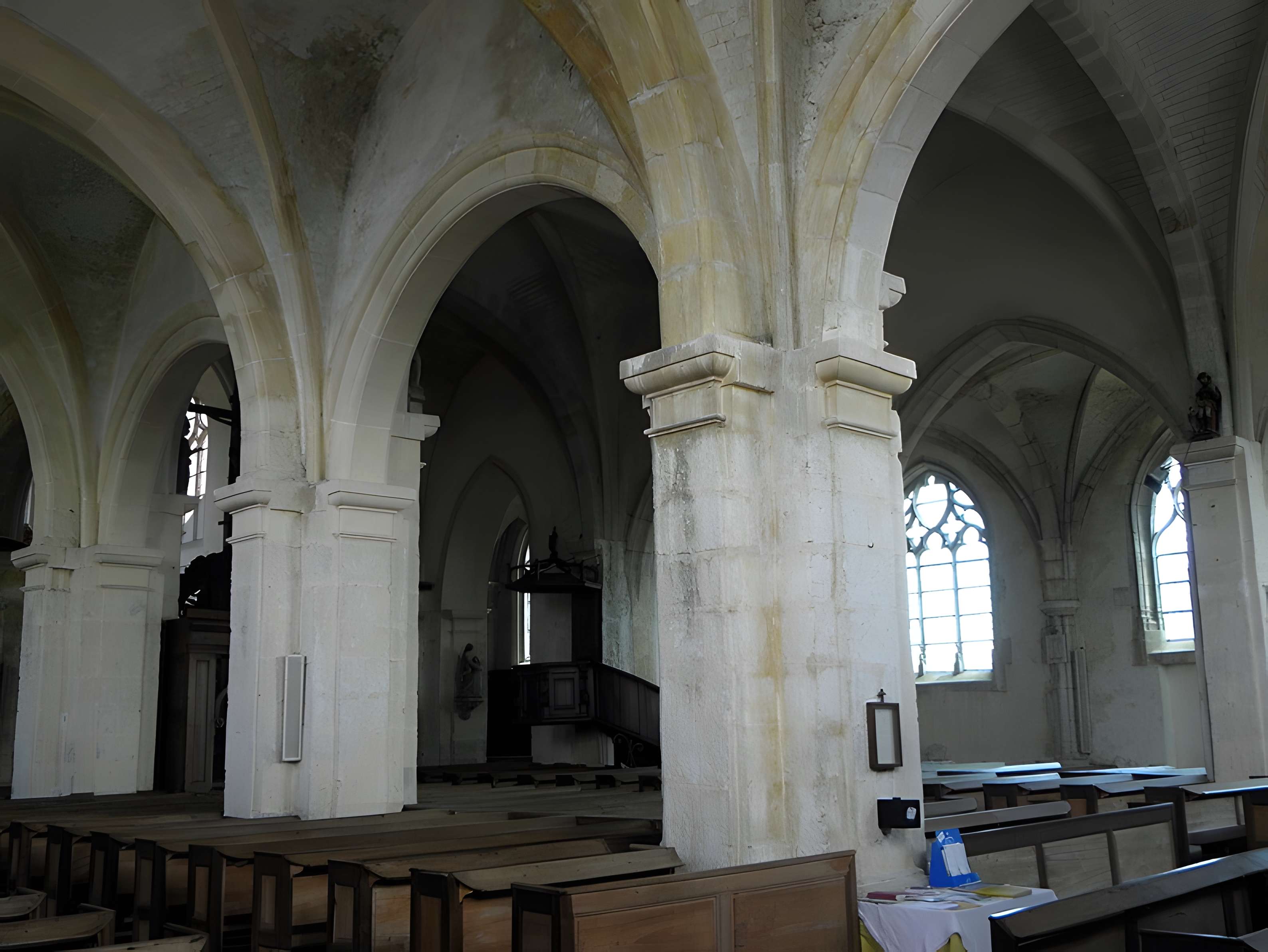 Église Saint-Loup de Courlon-sur-Yonne