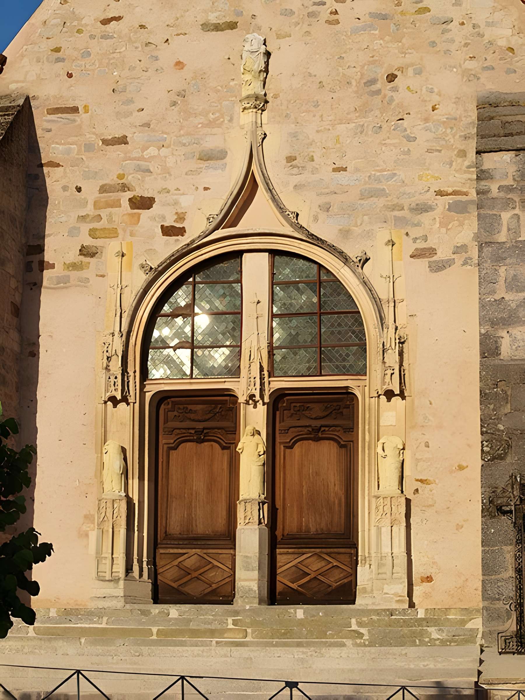 Église Saint-Loup de Courlon-sur-Yonne