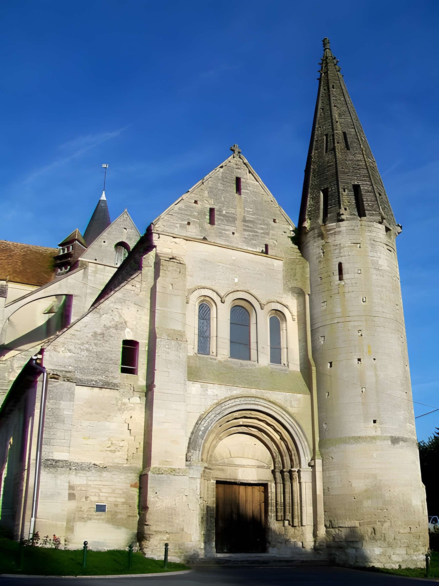 Église Saint-Lucien de Bury 