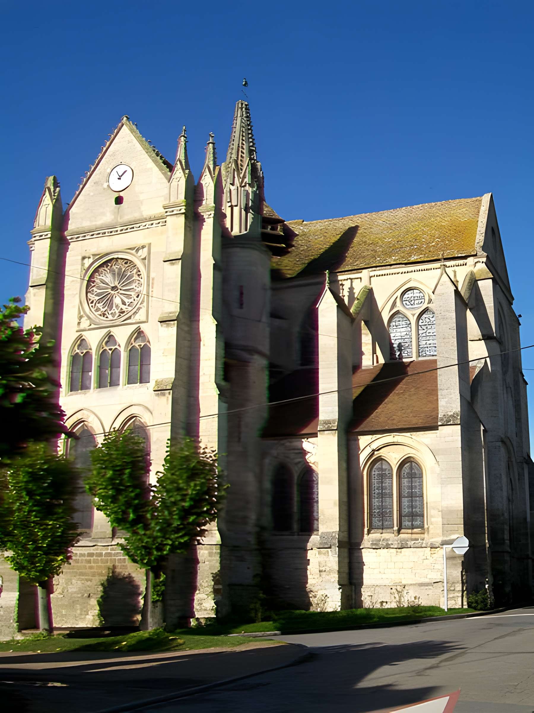 Église Saint-Lucien de Bury