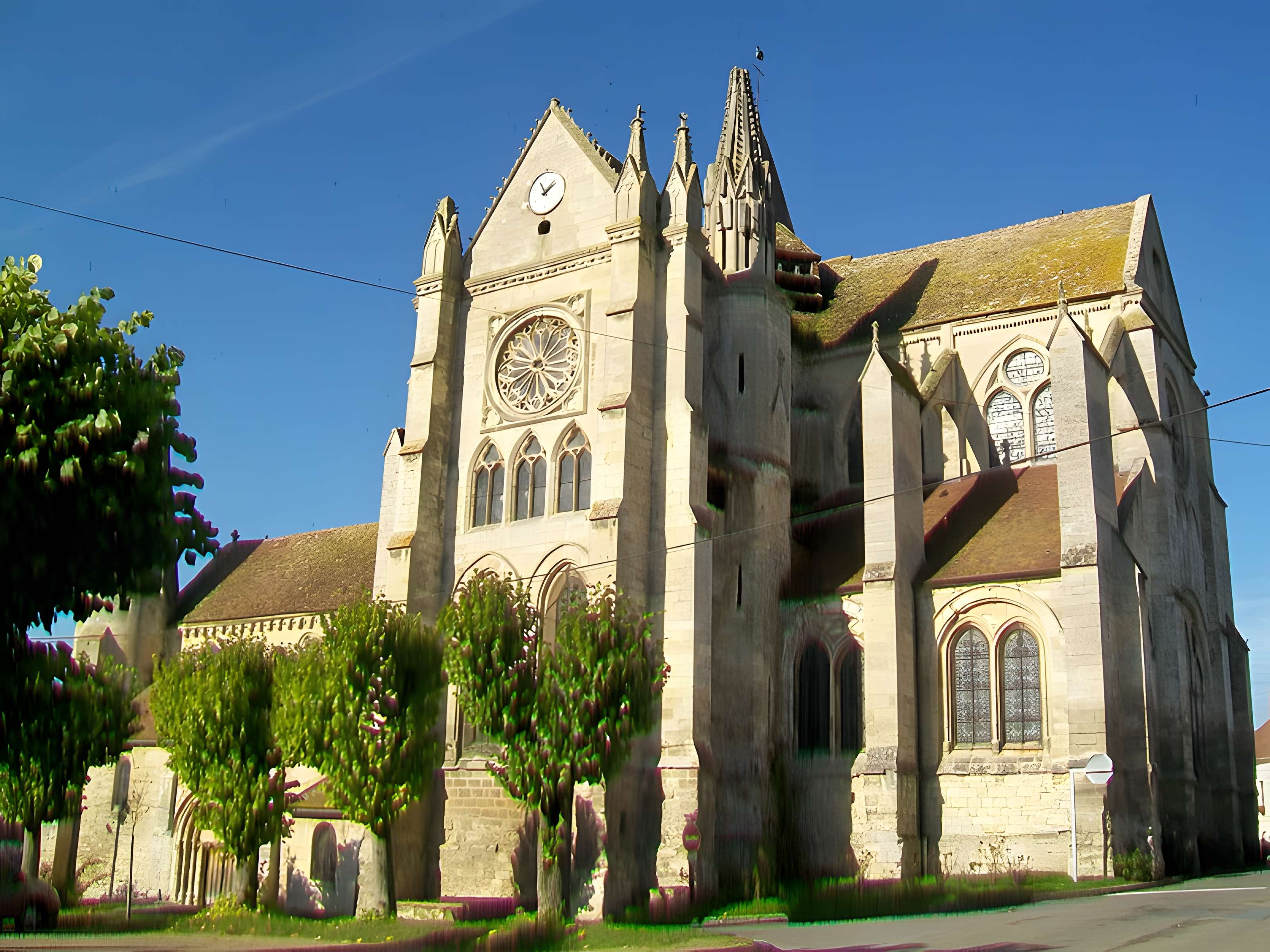 Église Saint-Lucien de Bury