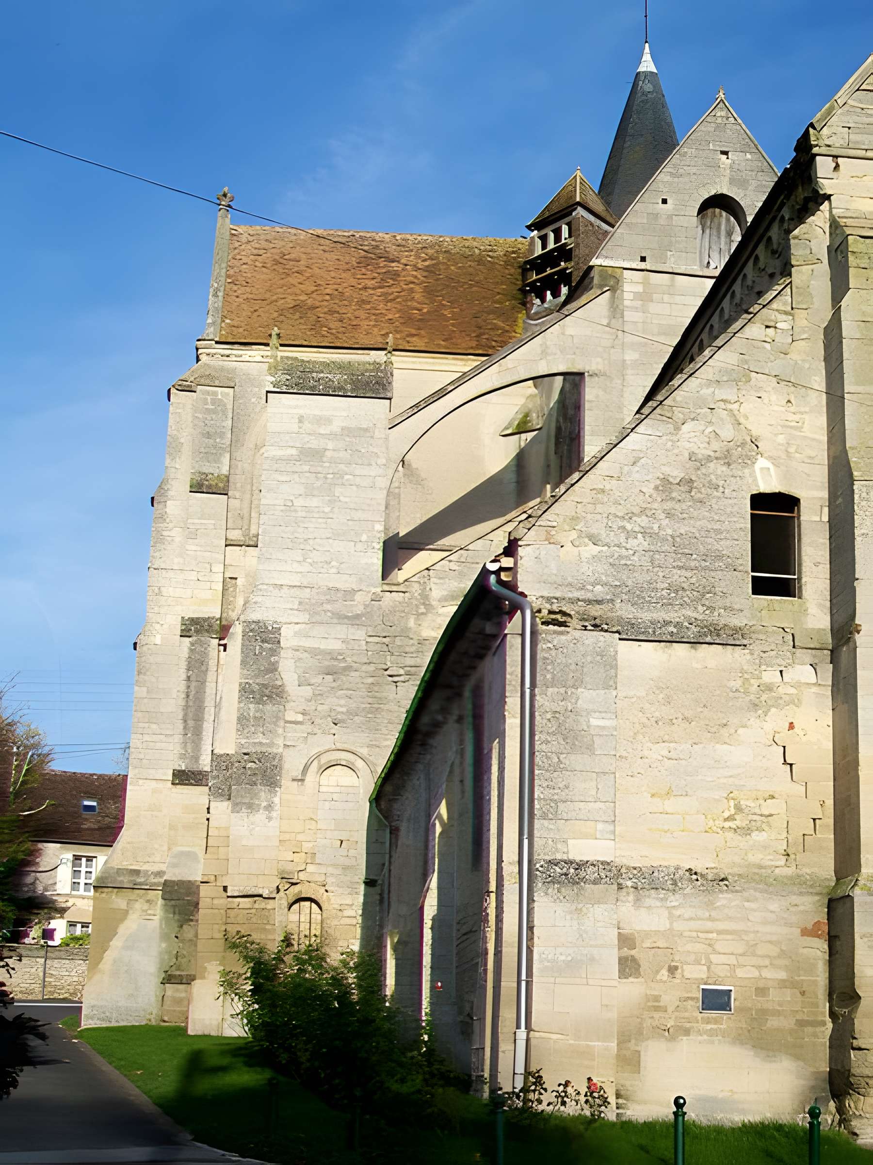 Église Saint-Lucien de Bury