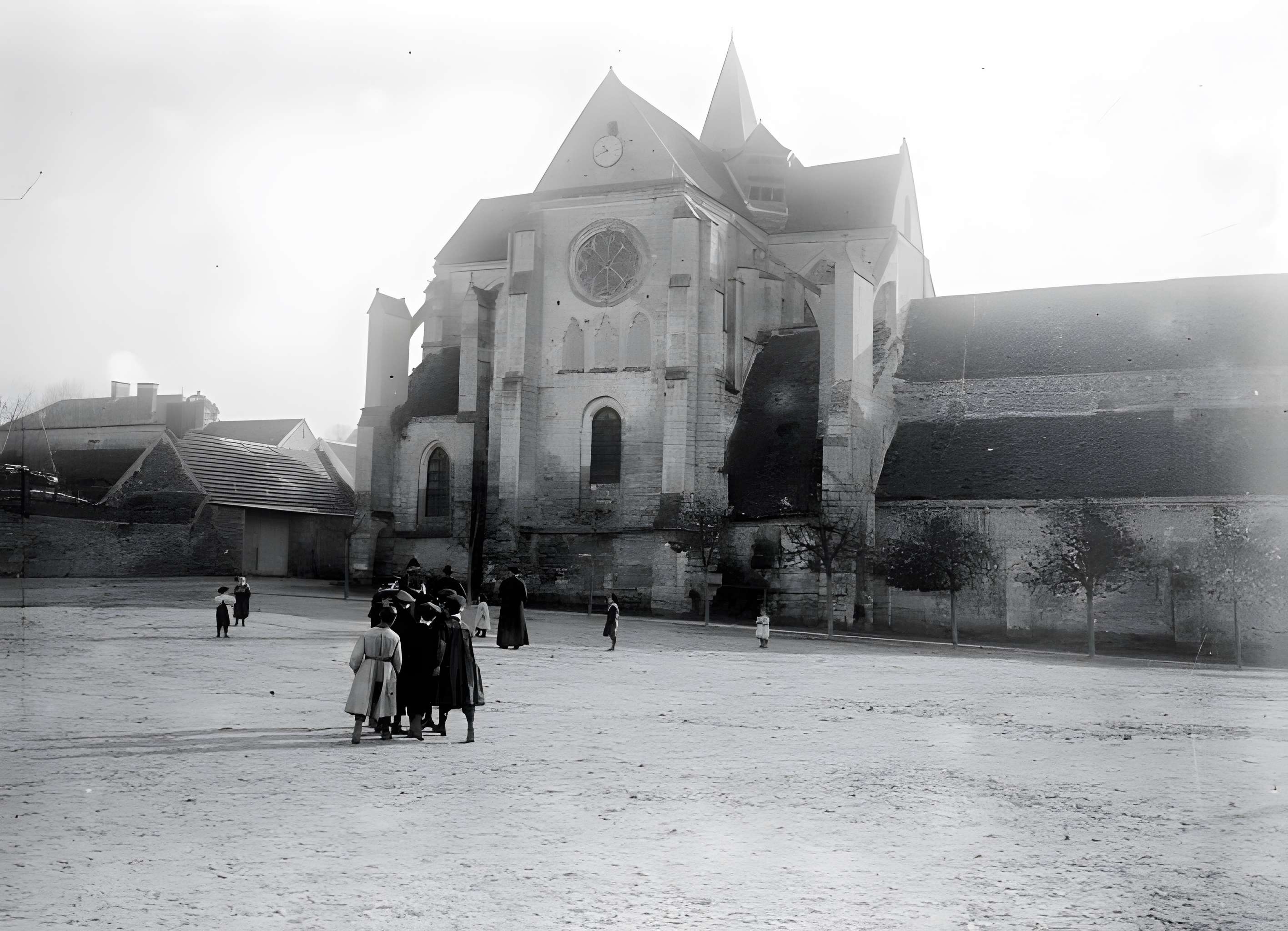 Église Saint-Lucien de Bury