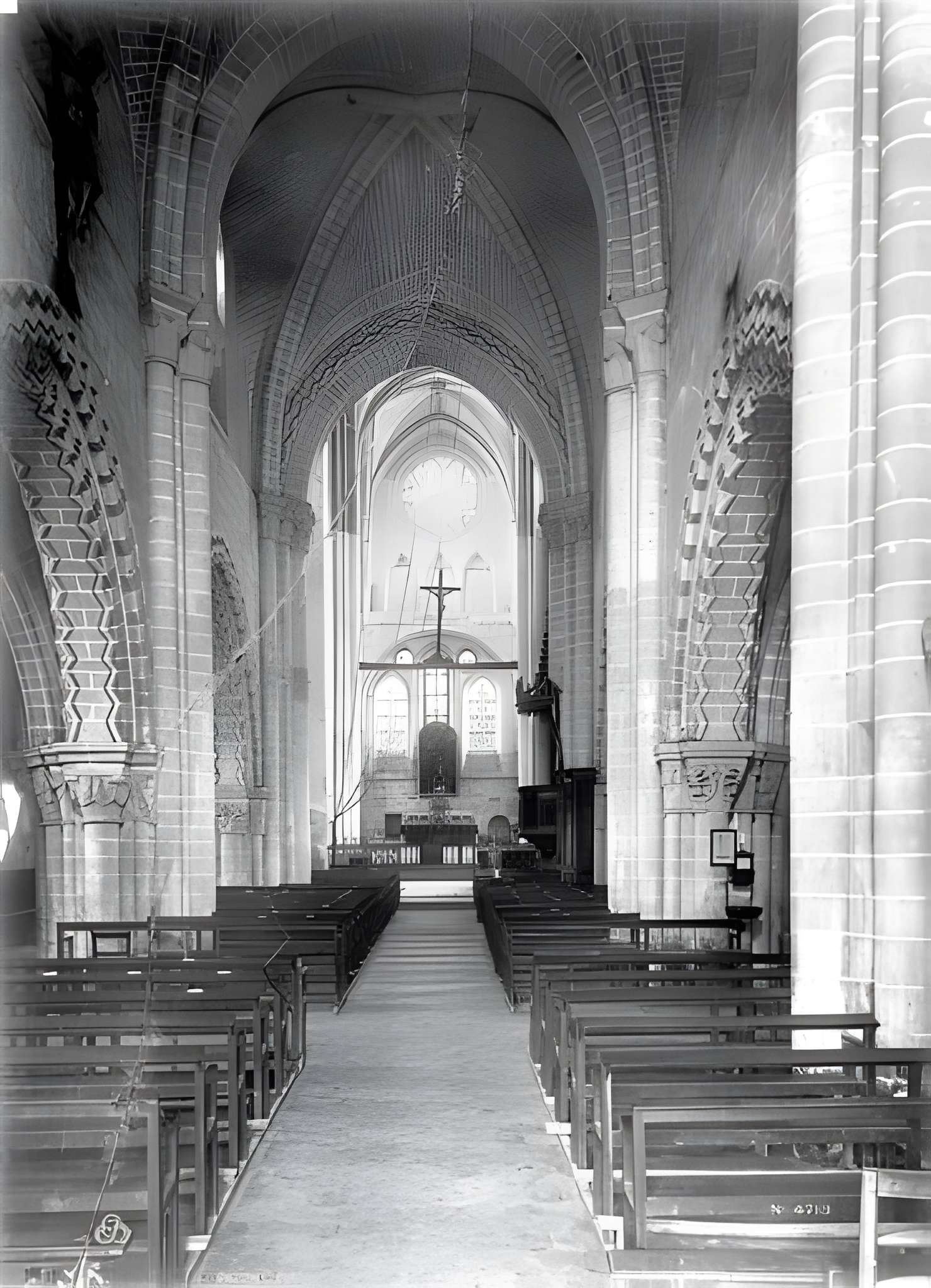 Église Saint-Lucien de Bury