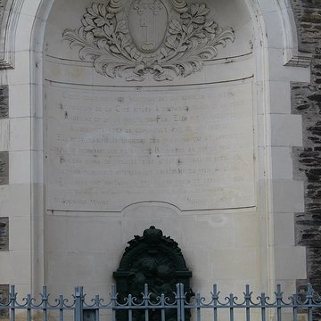 Ancien évêché ou Palais du Tau