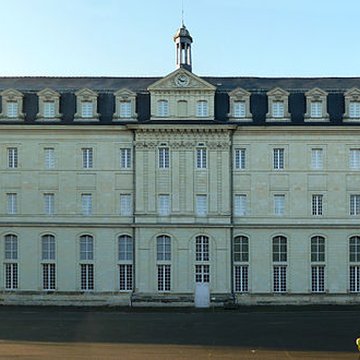 Ancien grand séminaire Saint-Serge, aujourdhui lycée Joachim-du-Bellay