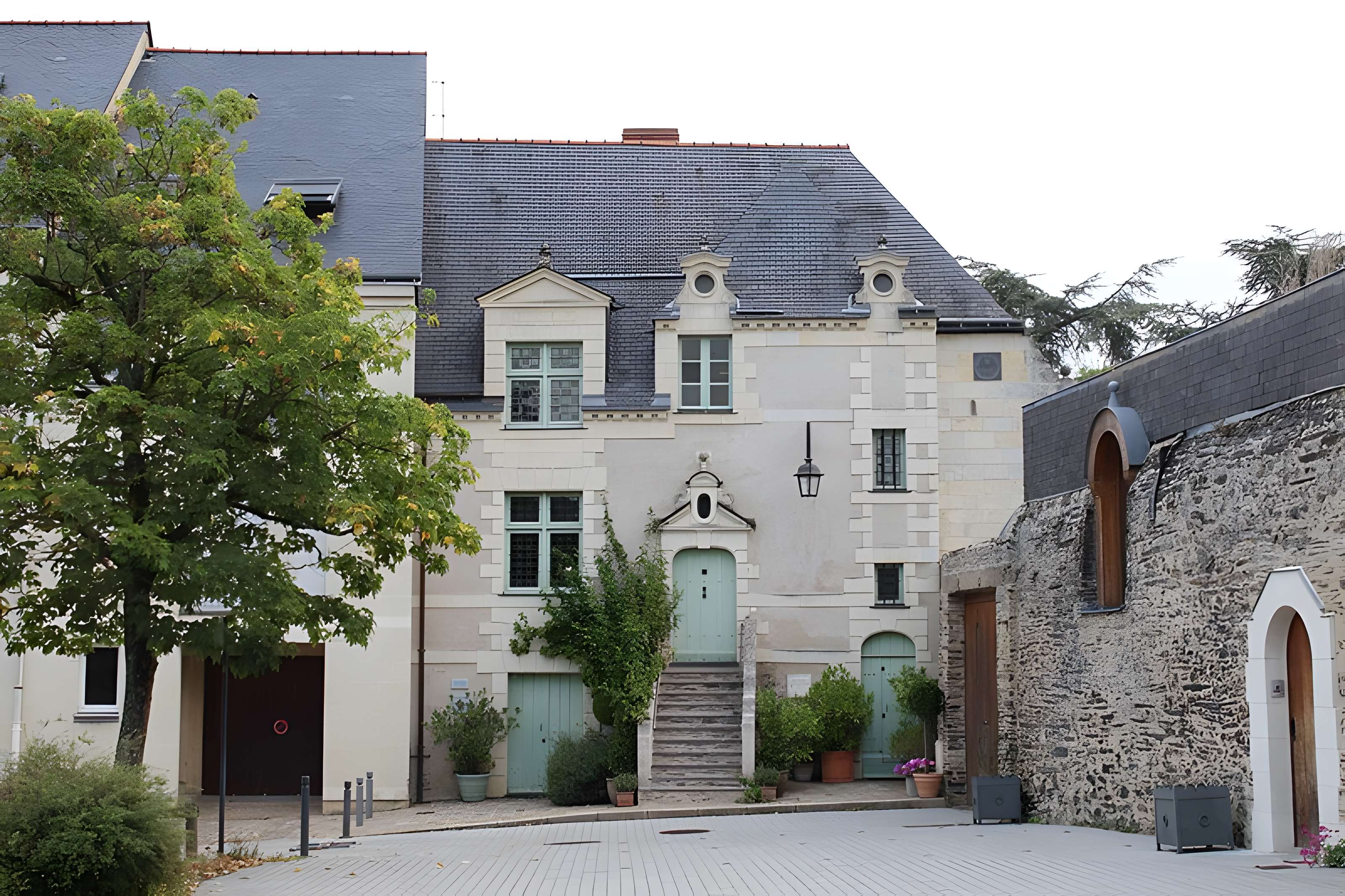 Ancienne maison romane