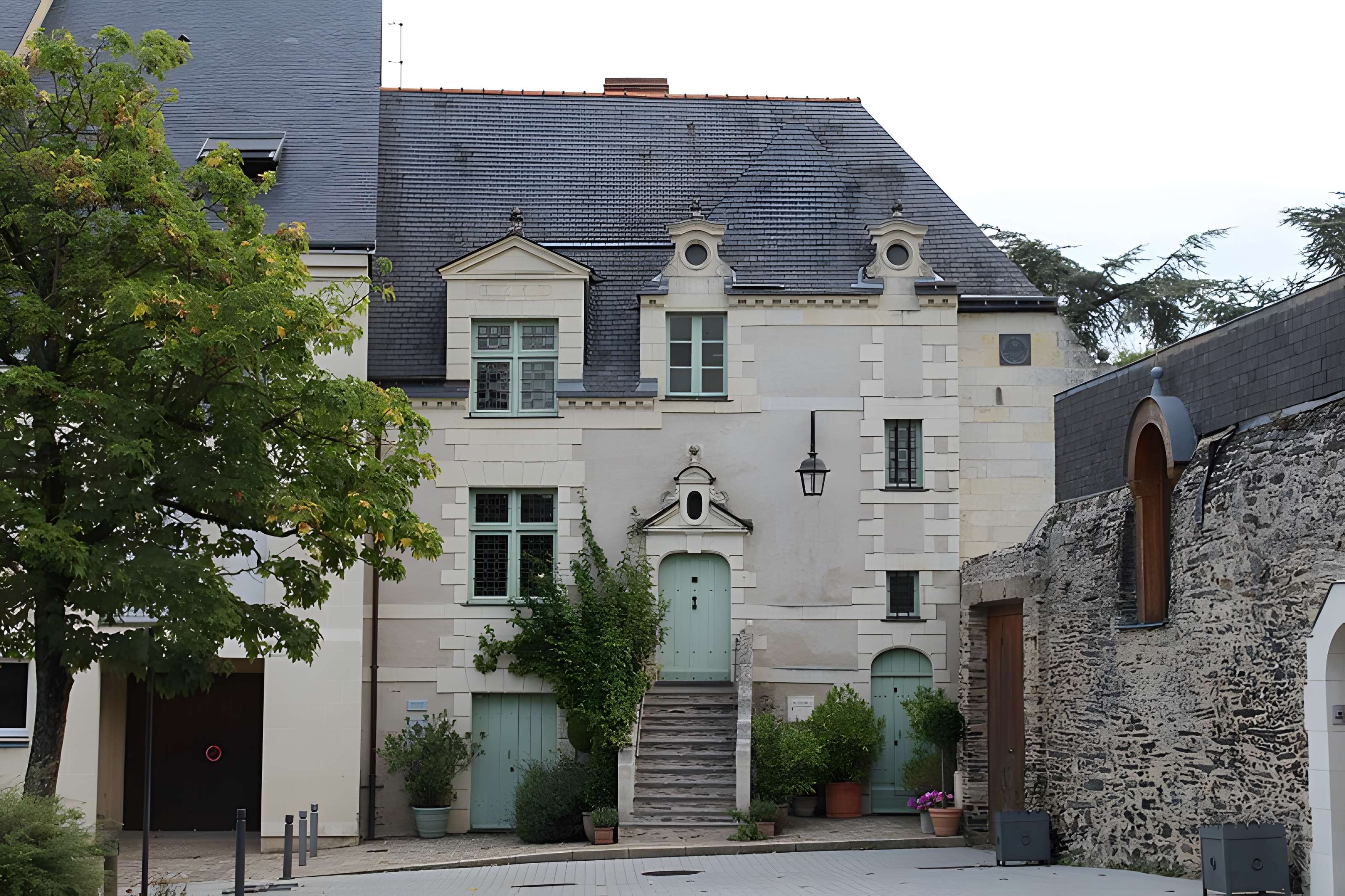 Ancienne maison romane