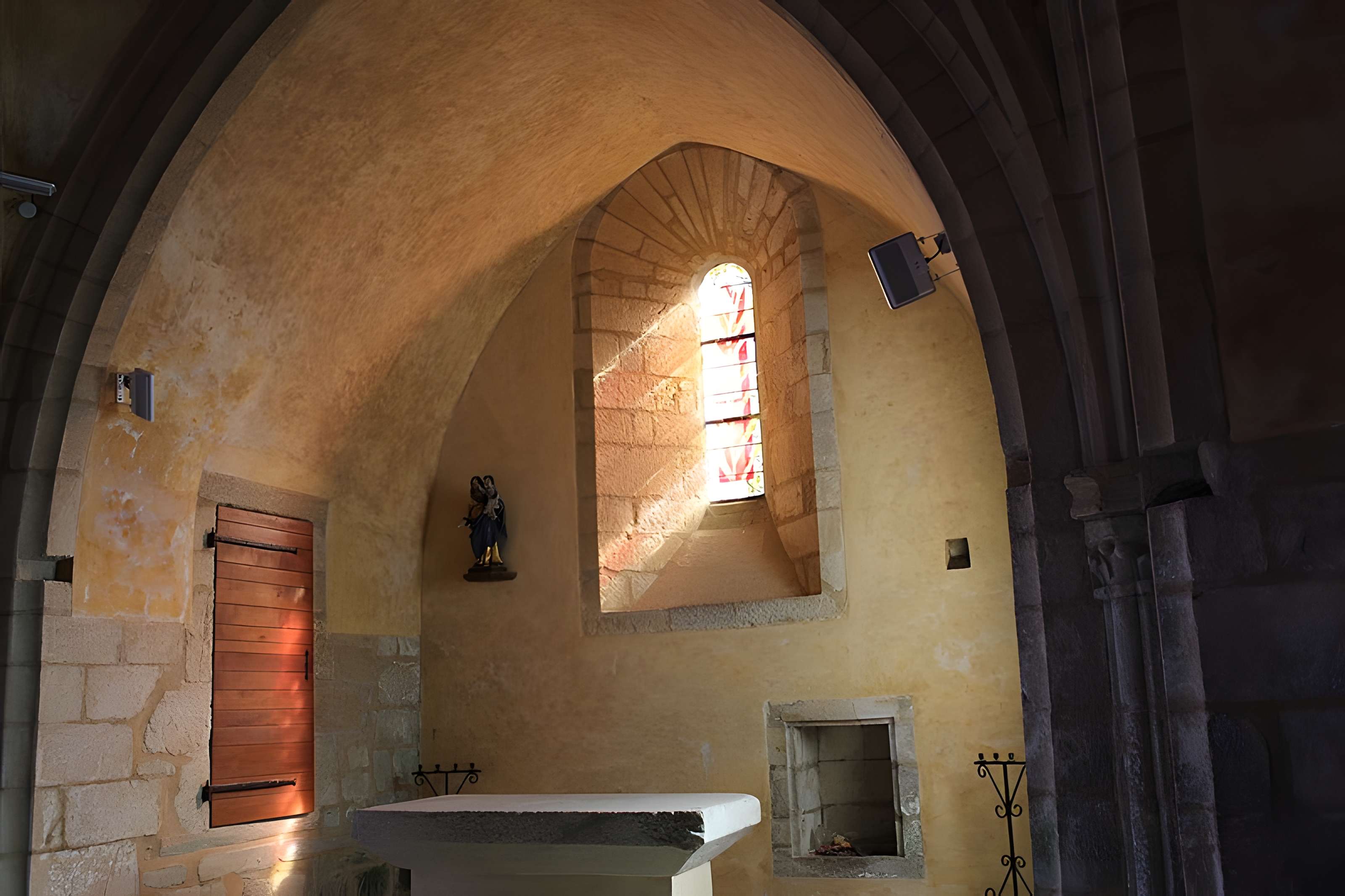 Église Saint-Martial de Lestards