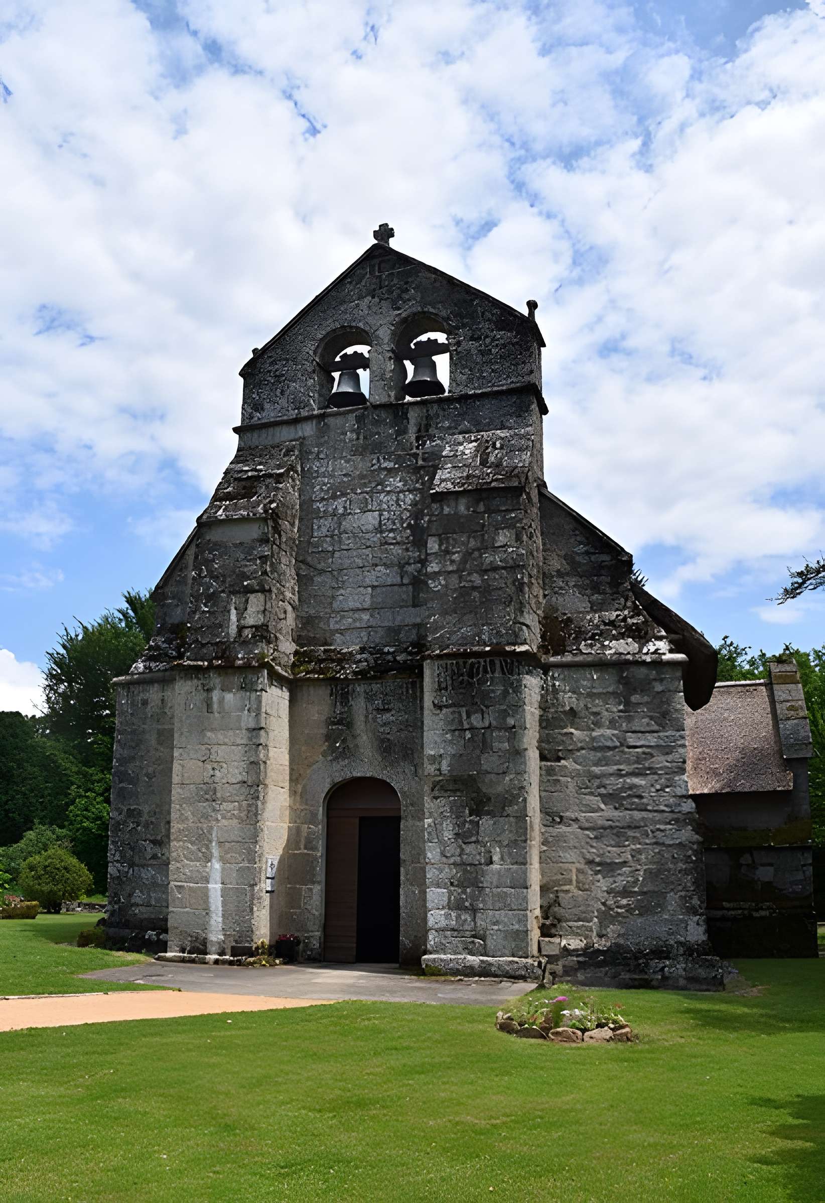 Église Saint-Martial de Lestards