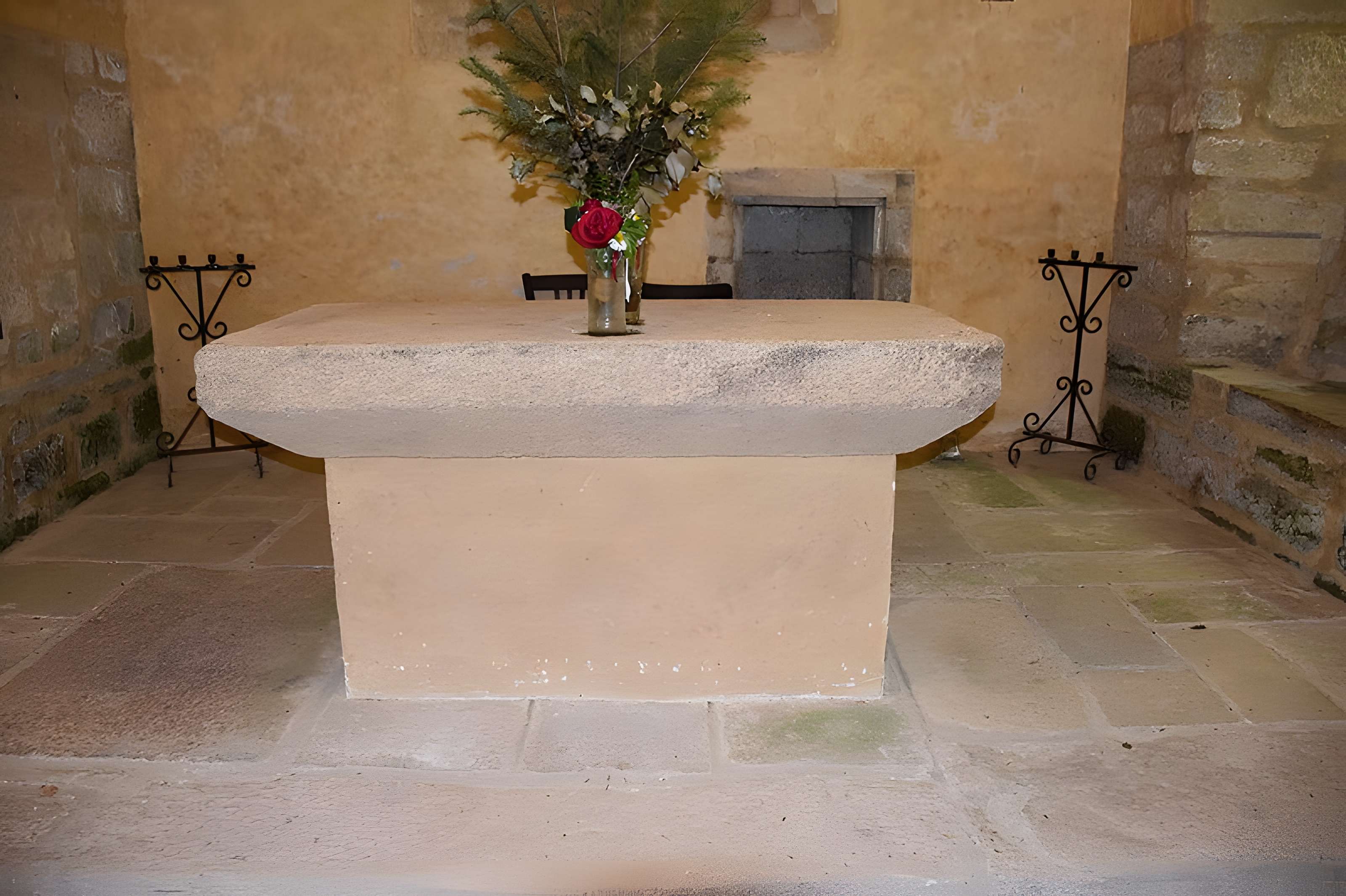 Église Saint-Martial de Lestards