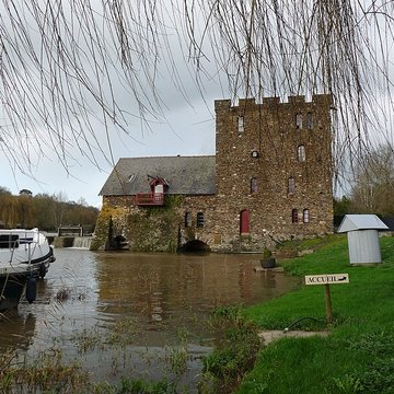 Moulin à eau dit de la Chaussée ou du grand Chenillé