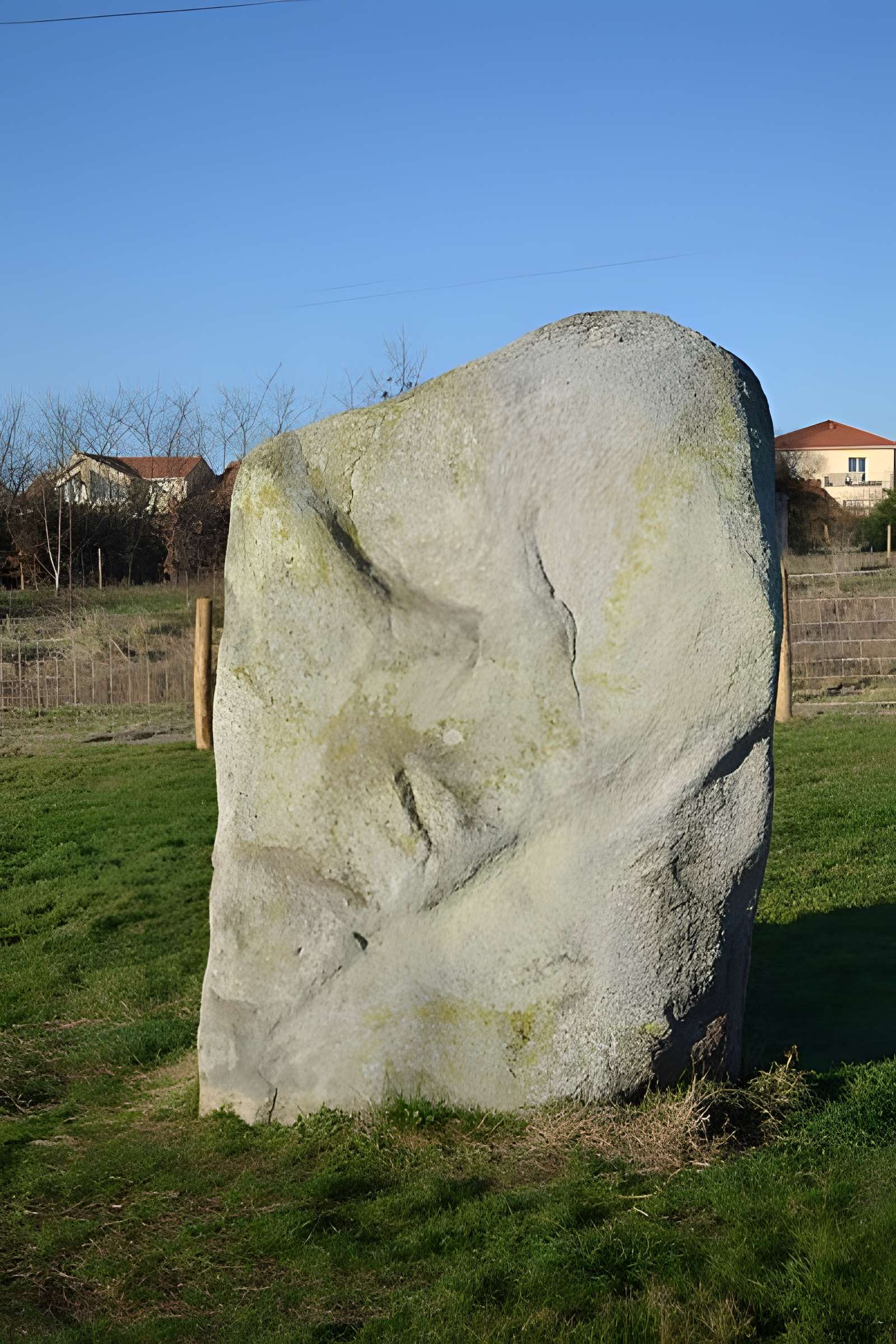 Menhir de la Garde ou Pierre à l'huile