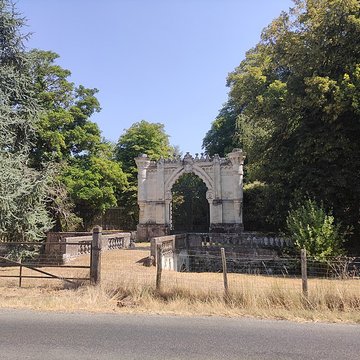 Site castral de Milly-le-Meugon