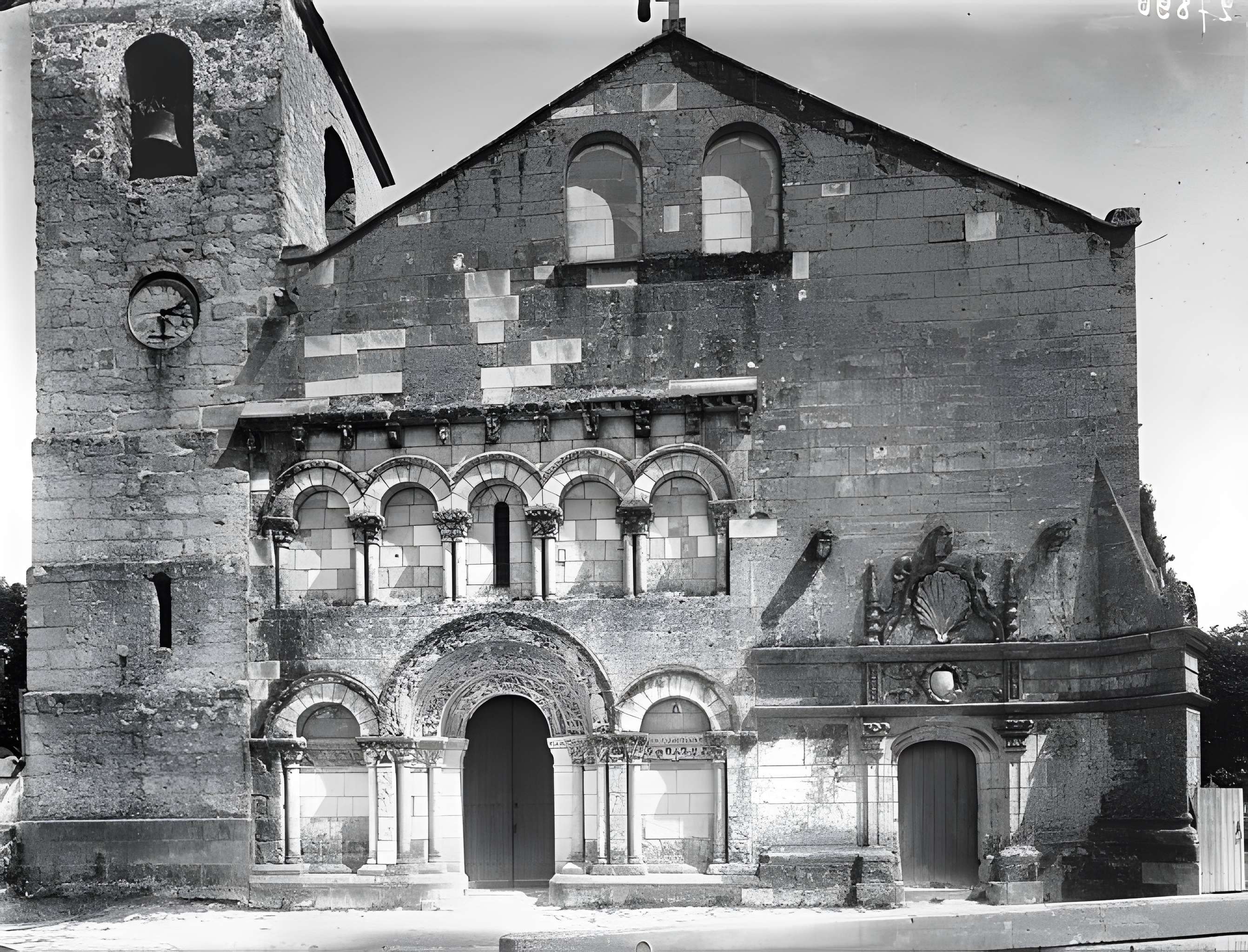 Église Saint-Martin de Fontaines-d'Ozillac