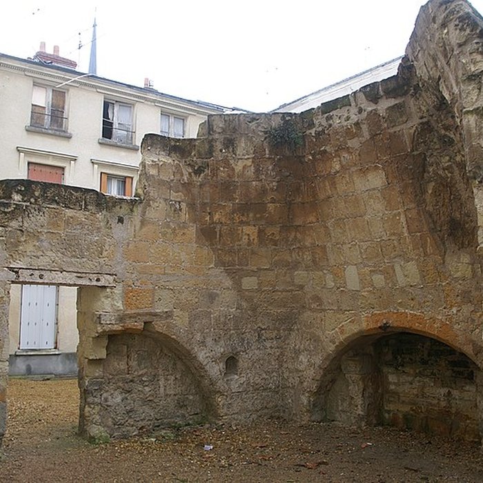 Photo de Chapelle du XIVe siècle dite Lanterne des morts