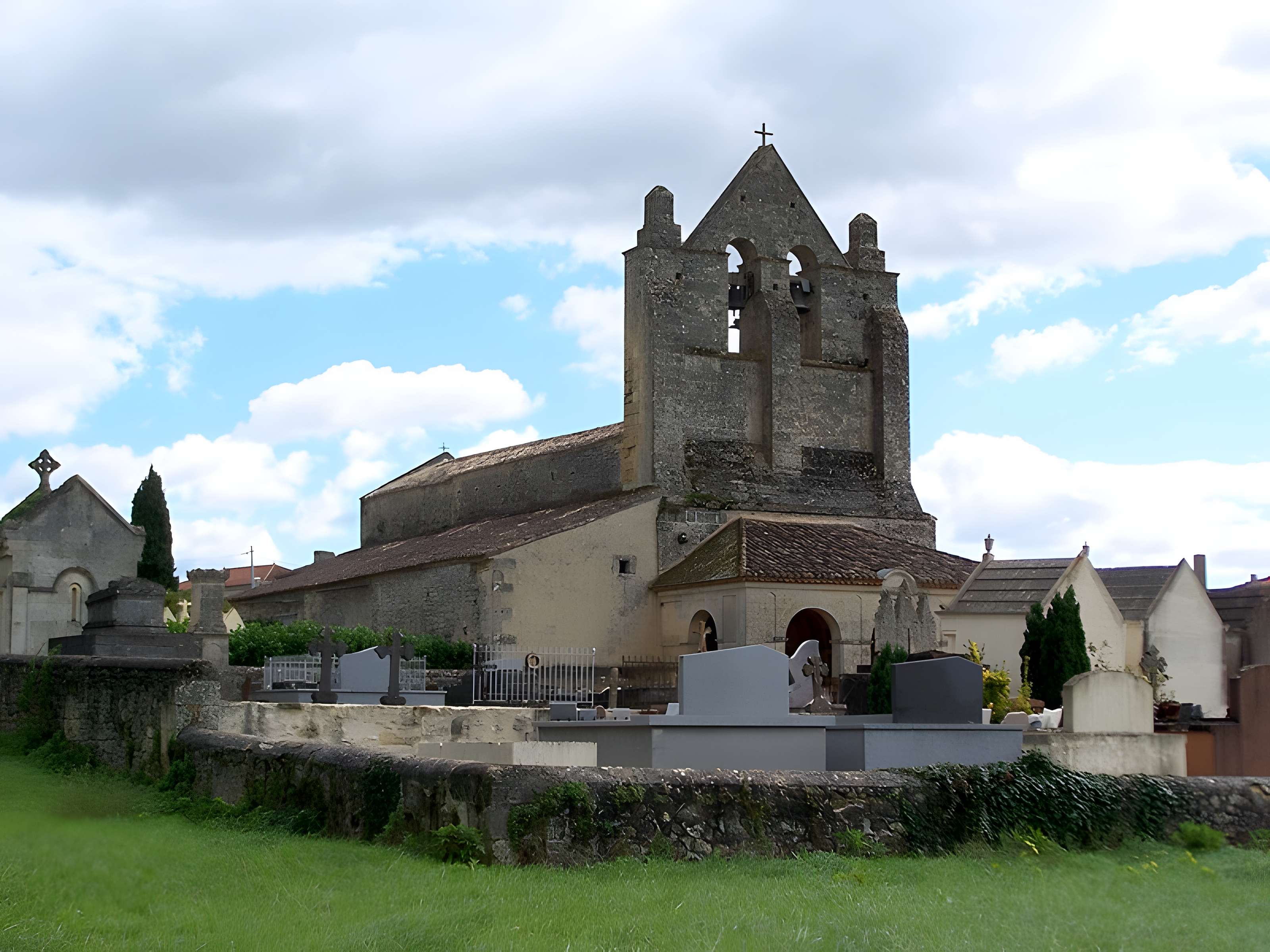 Église Saint-Martin de Lugasson