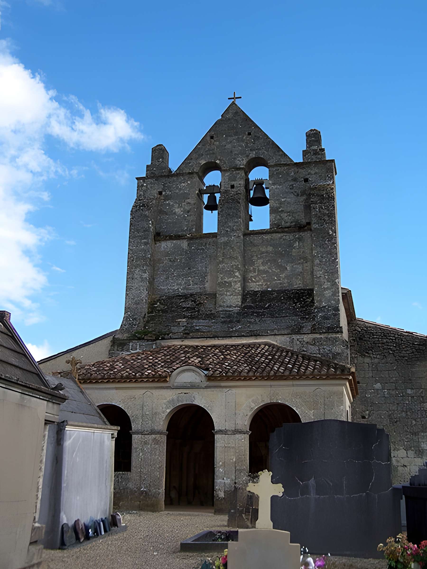 Église Saint-Martin de Lugasson