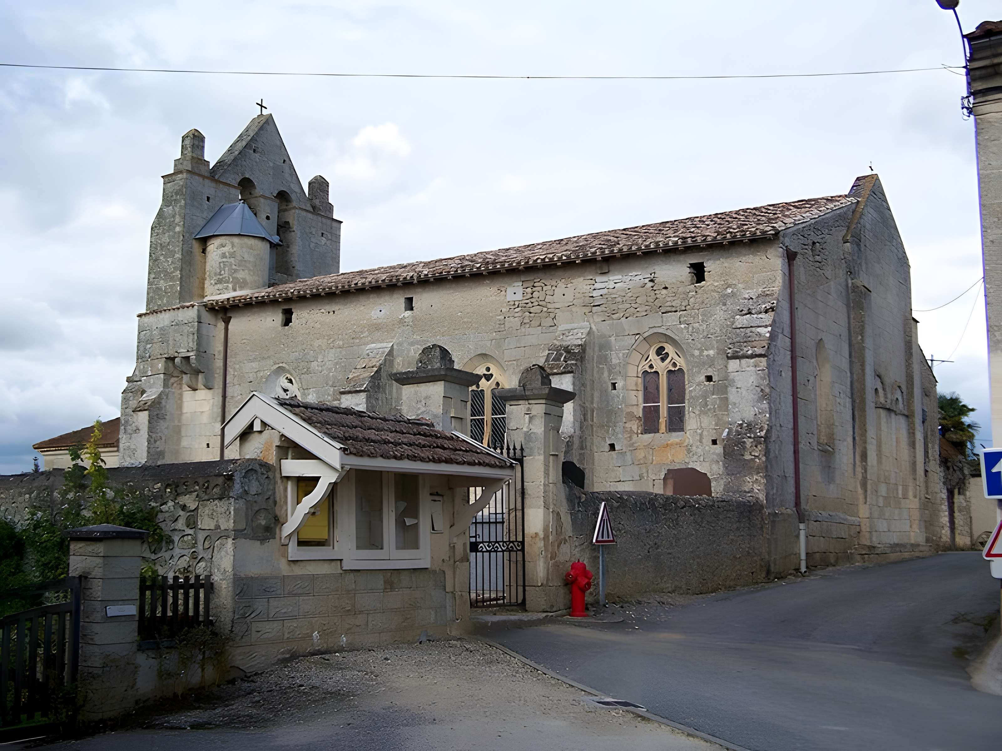 Église Saint-Martin de Lugasson