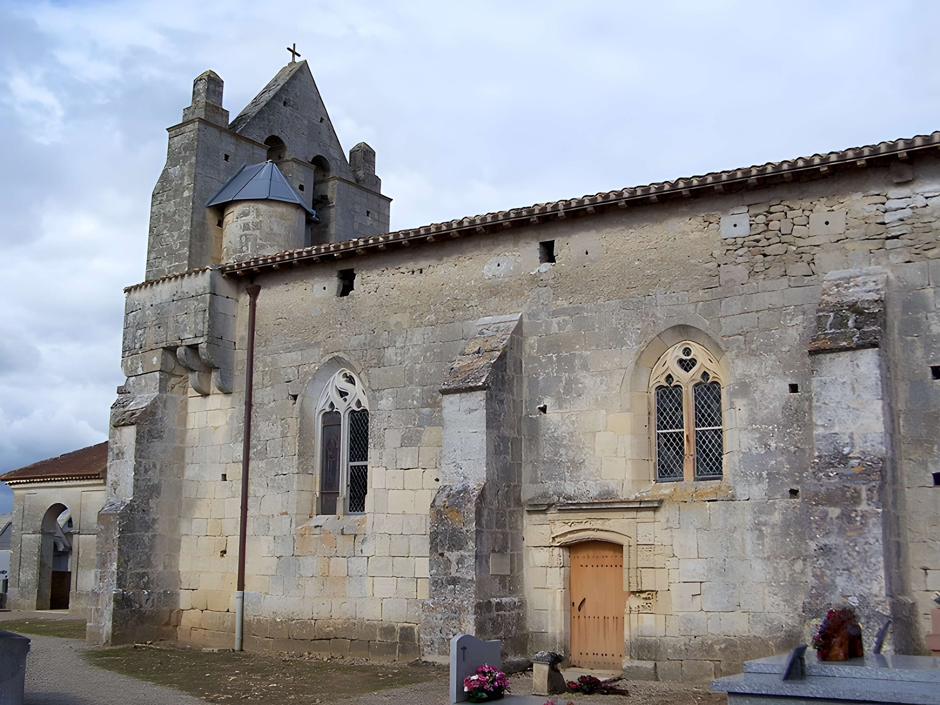 Église Saint-Martin de Lugasson
