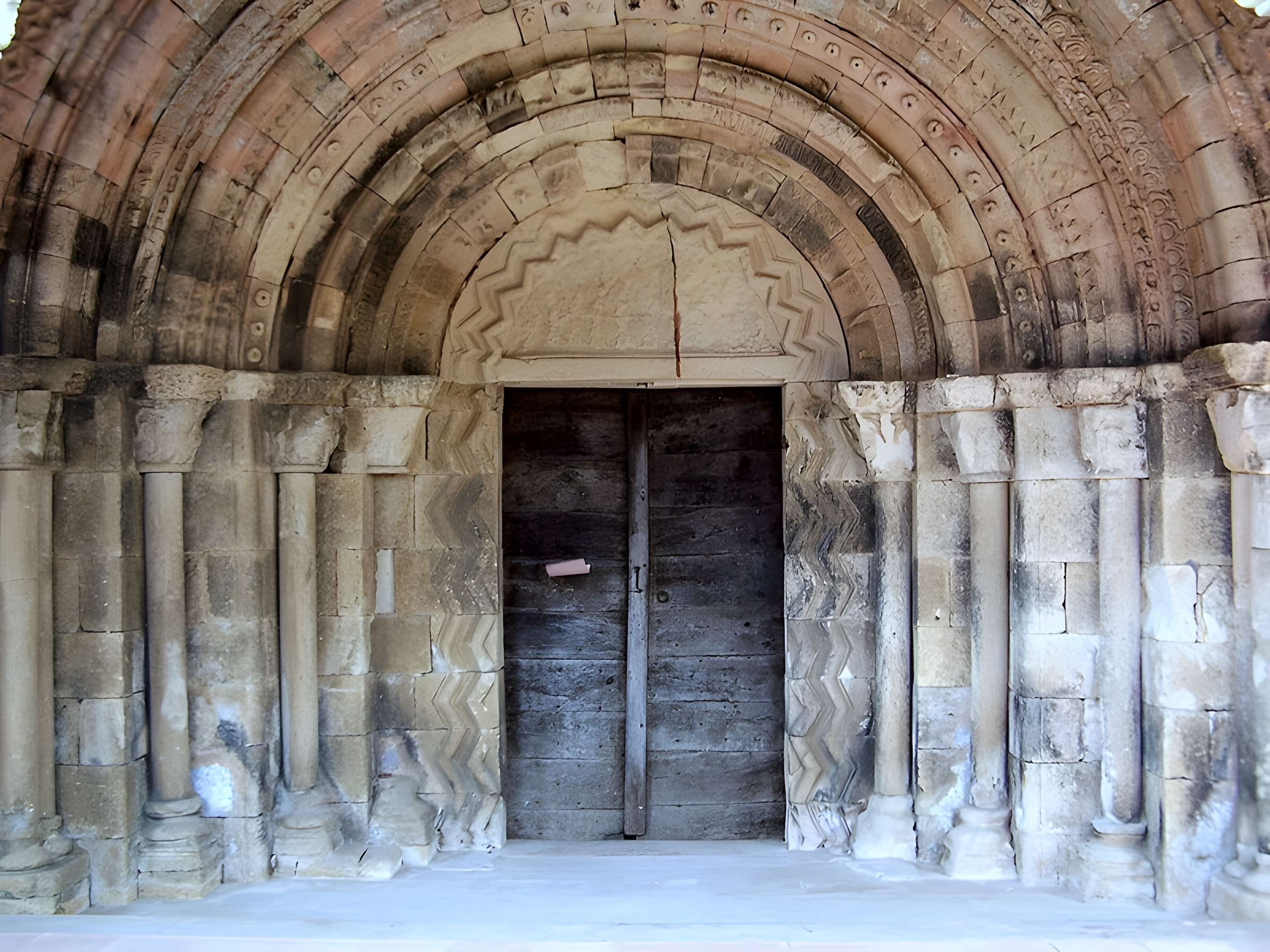 Église Saint-Martin de Lugasson