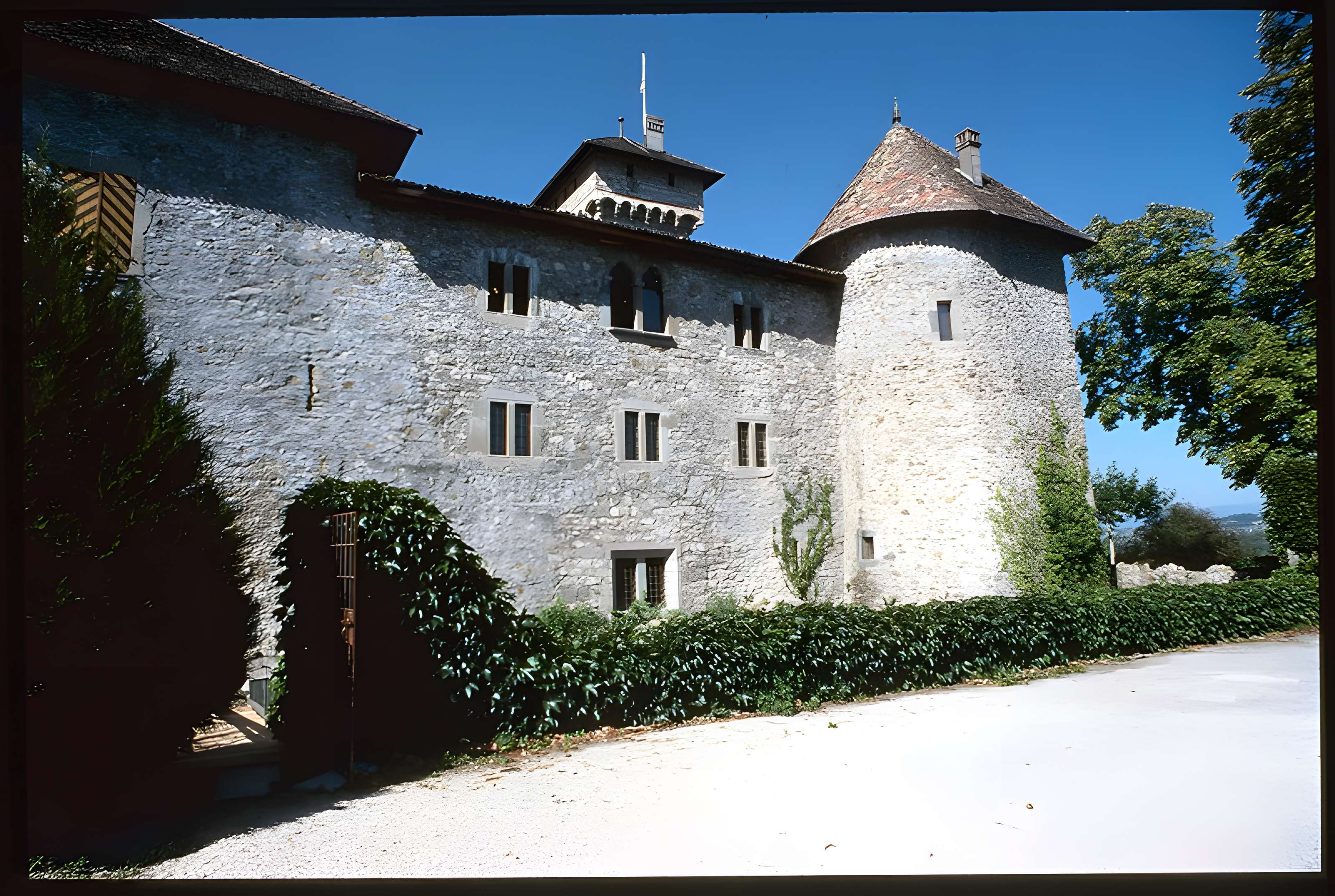 Château d'Avully