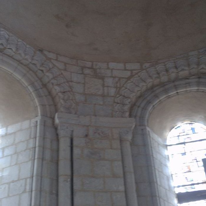 Photo de Eglise et le cimetière qui lentoure