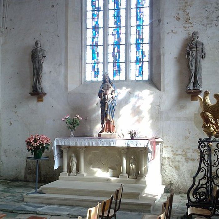 Photo de Eglise et le cimetière qui lentoure