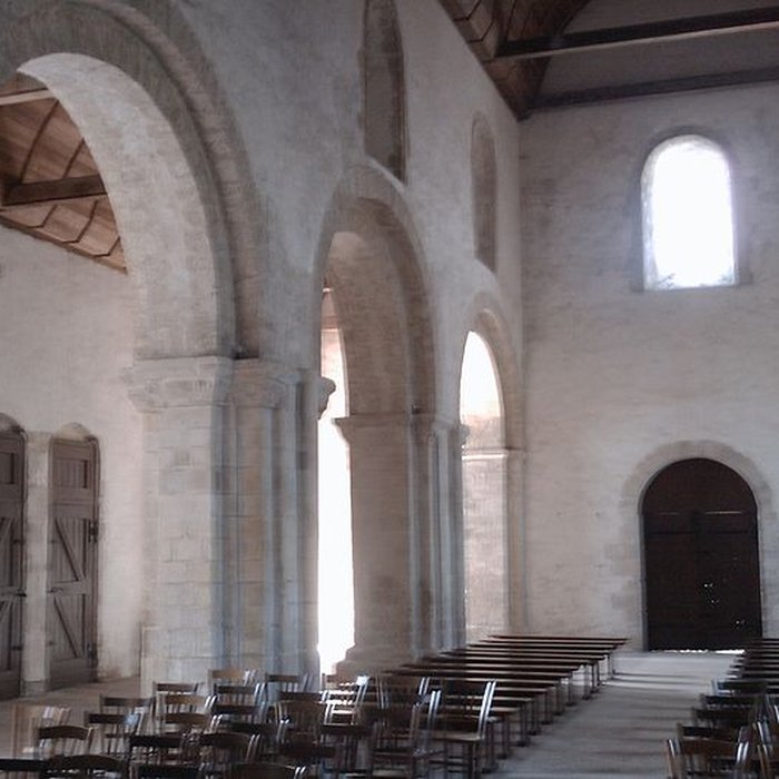 Photo de Eglise et le cimetière qui lentoure