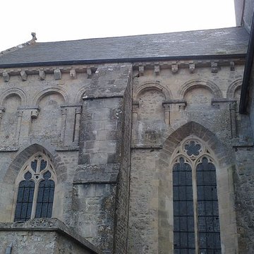 Eglise et le cimetière qui lentoure