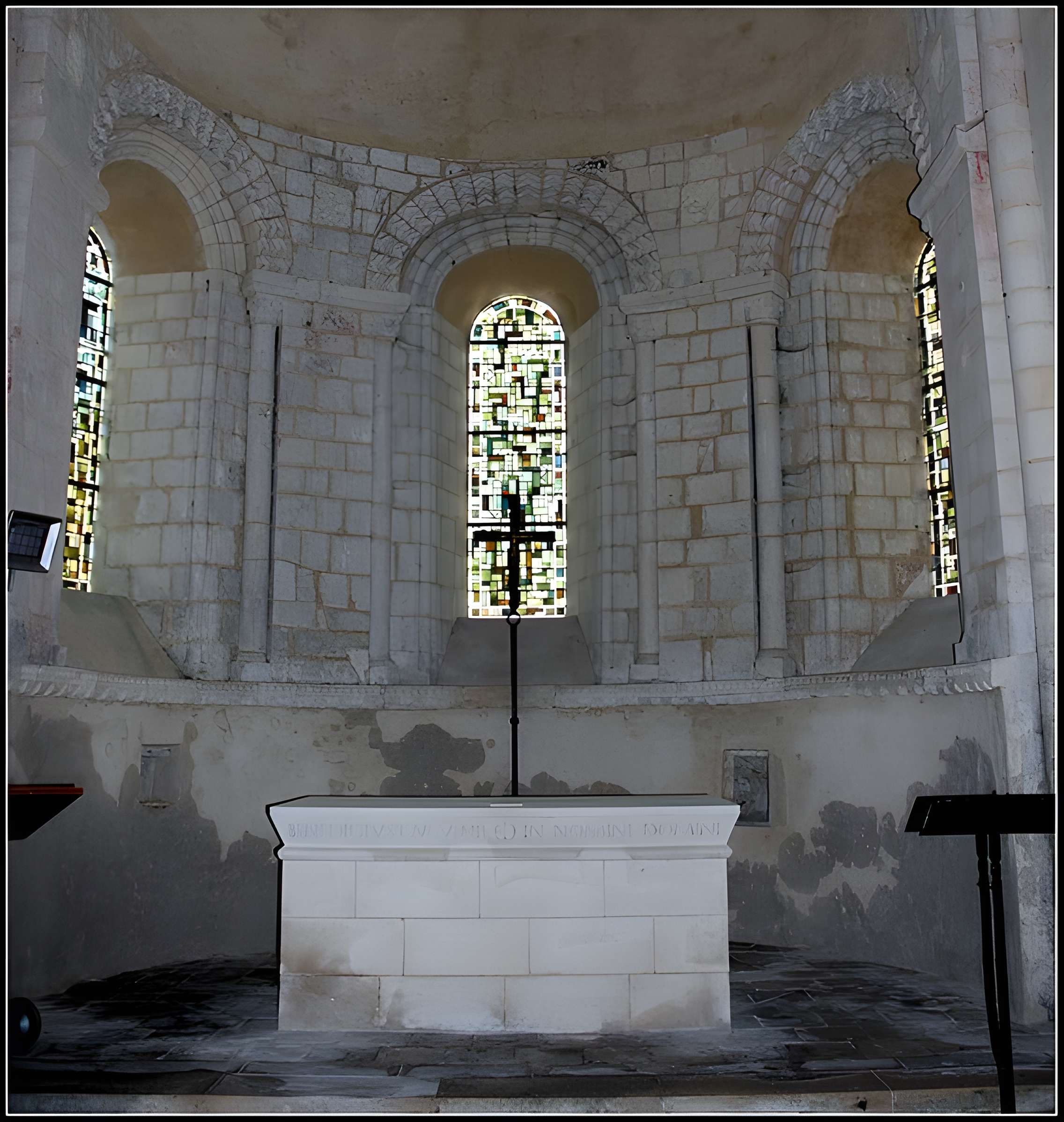Eglise et le cimetière qui l'entoure