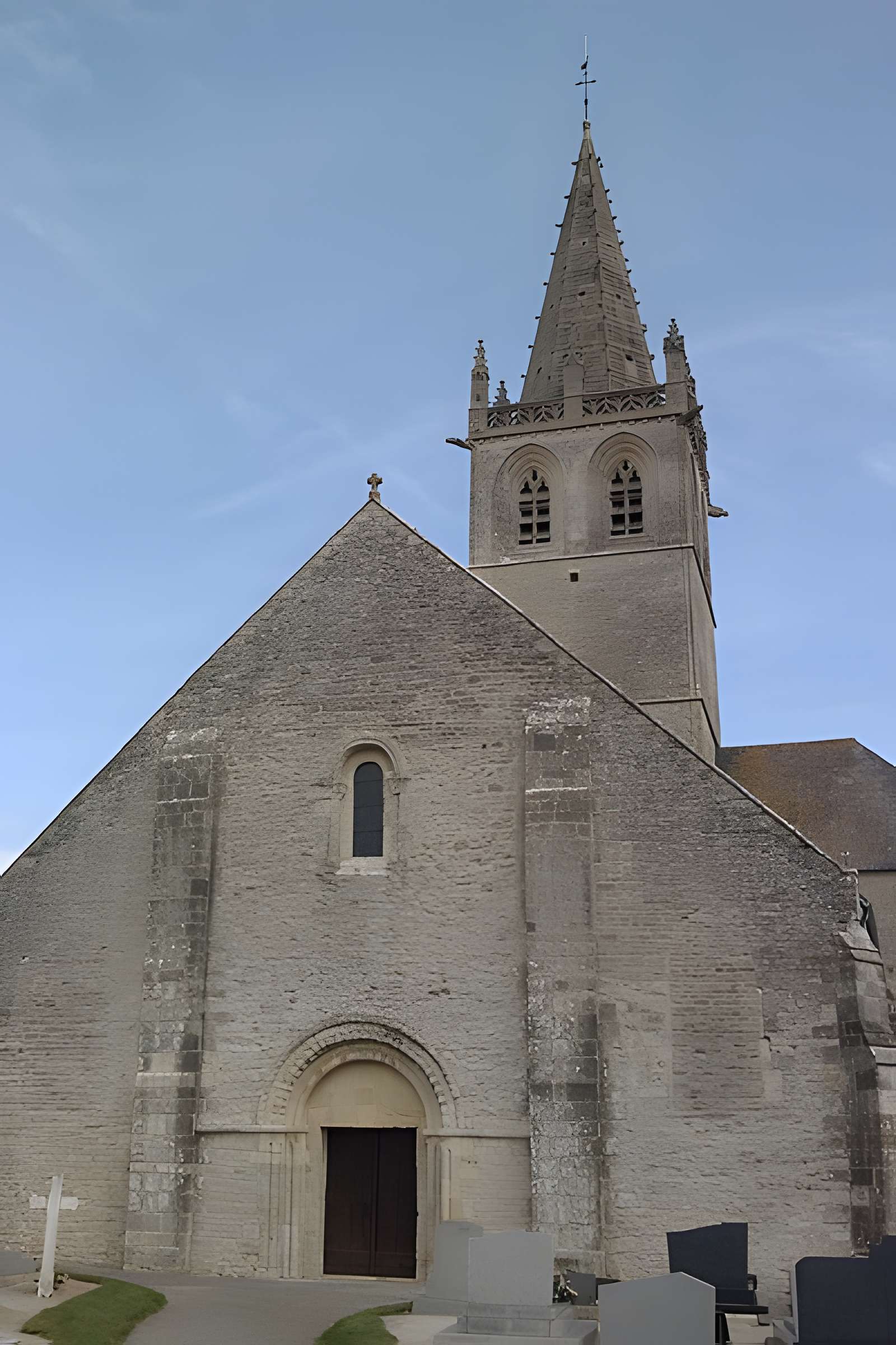 Eglise et le cimetière qui l'entoure