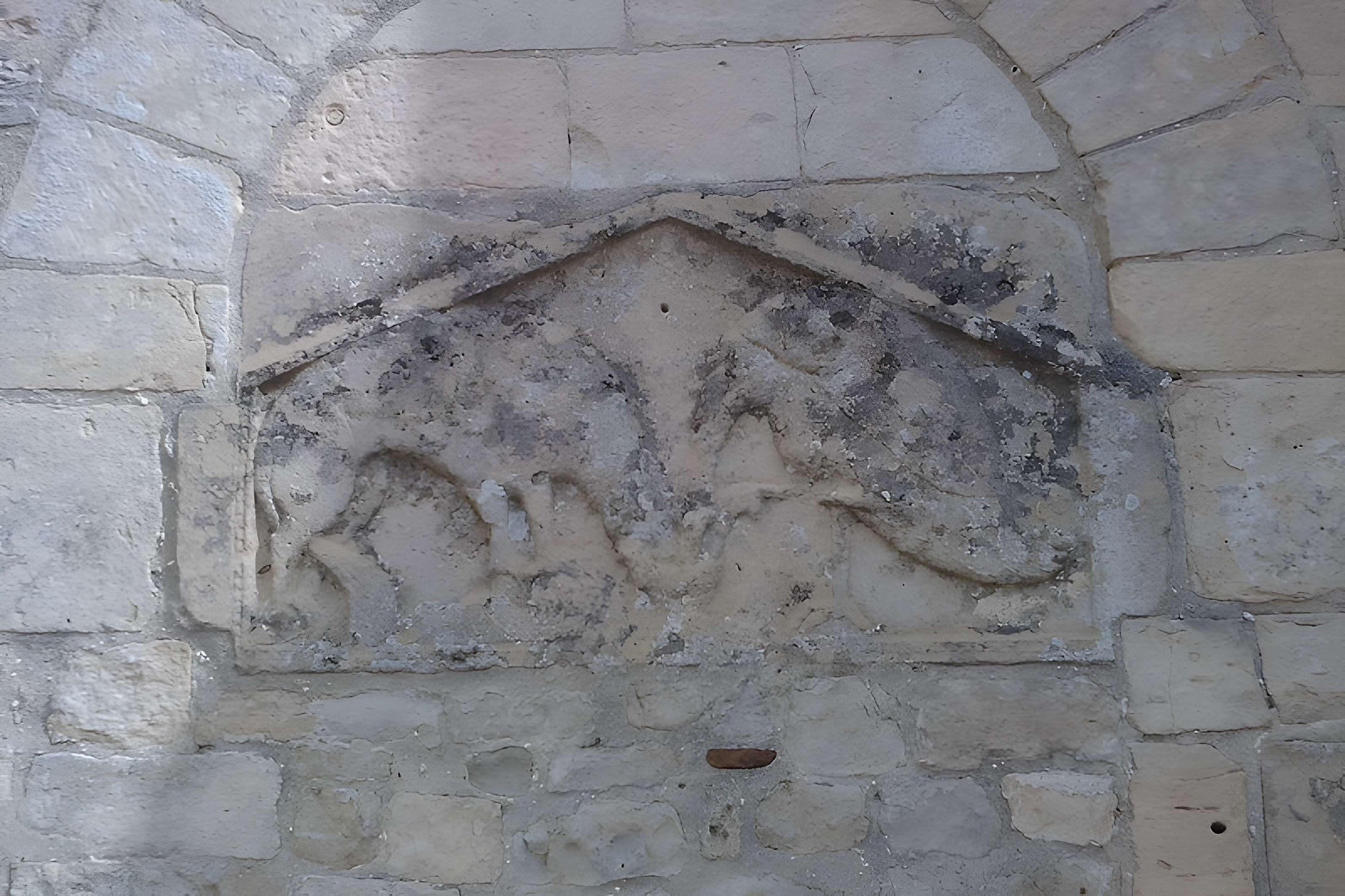 Eglise et le cimetière qui l'entoure