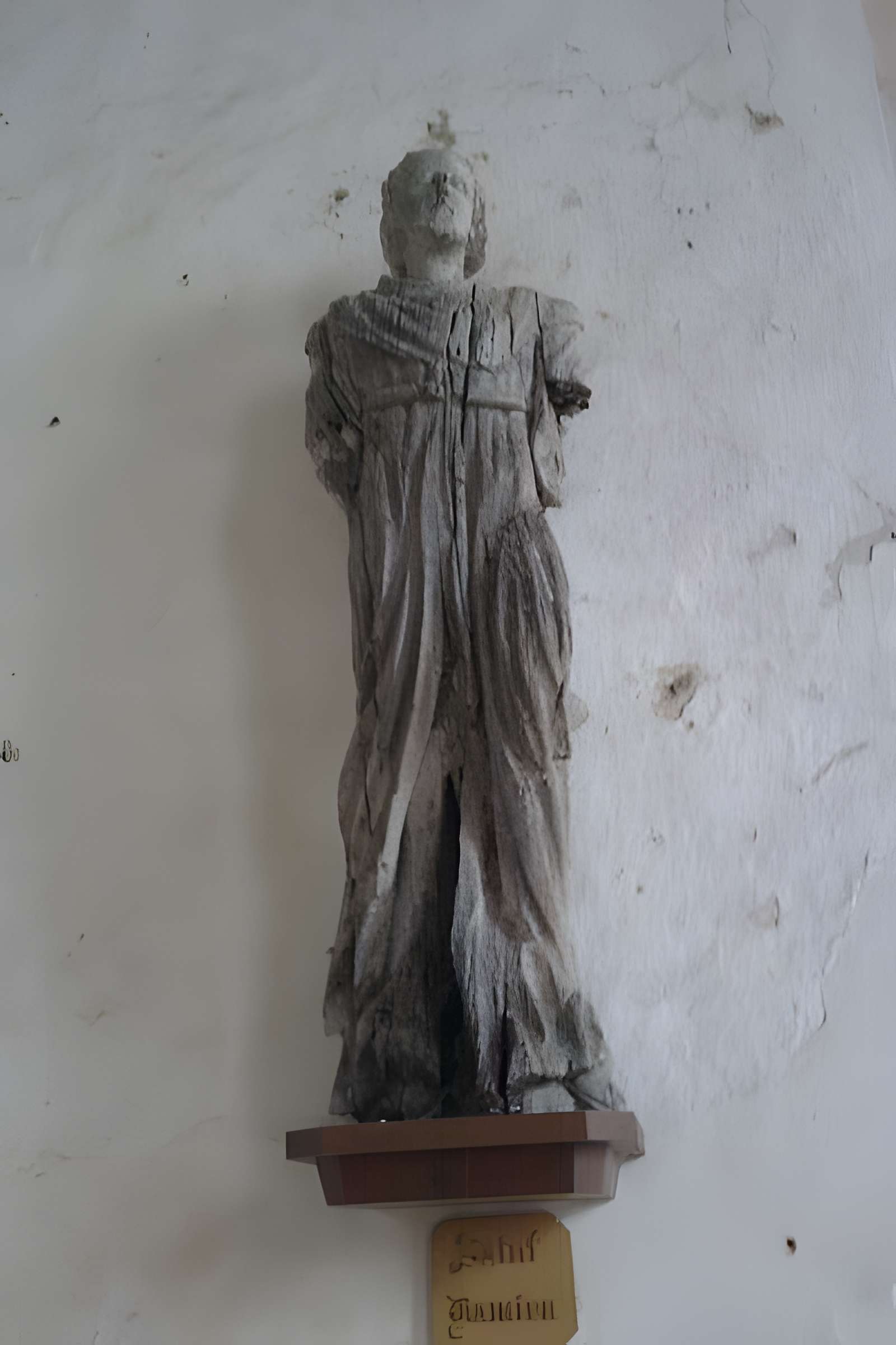 Eglise et le cimetière qui l'entoure