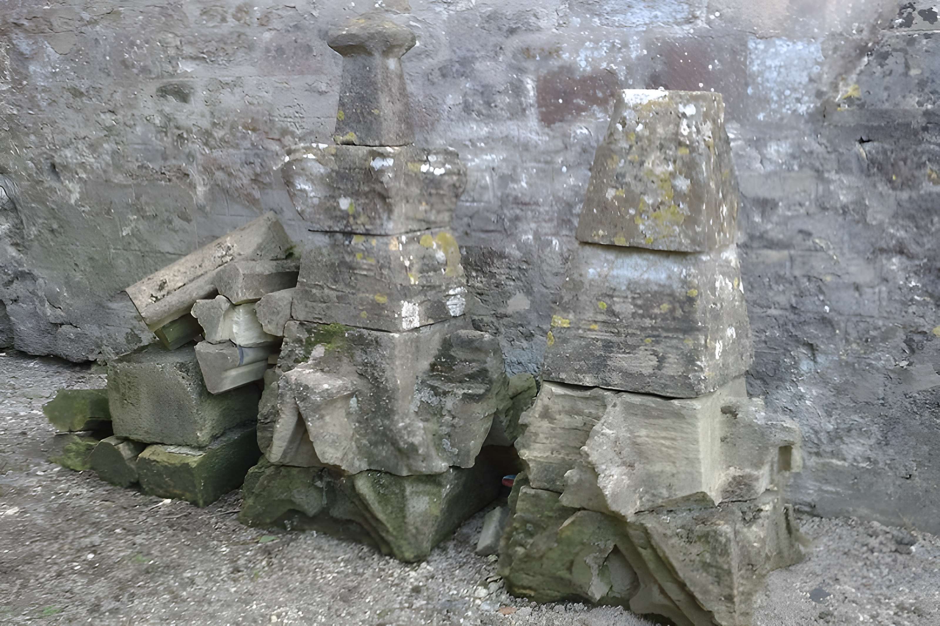 Eglise et le cimetière qui l'entoure