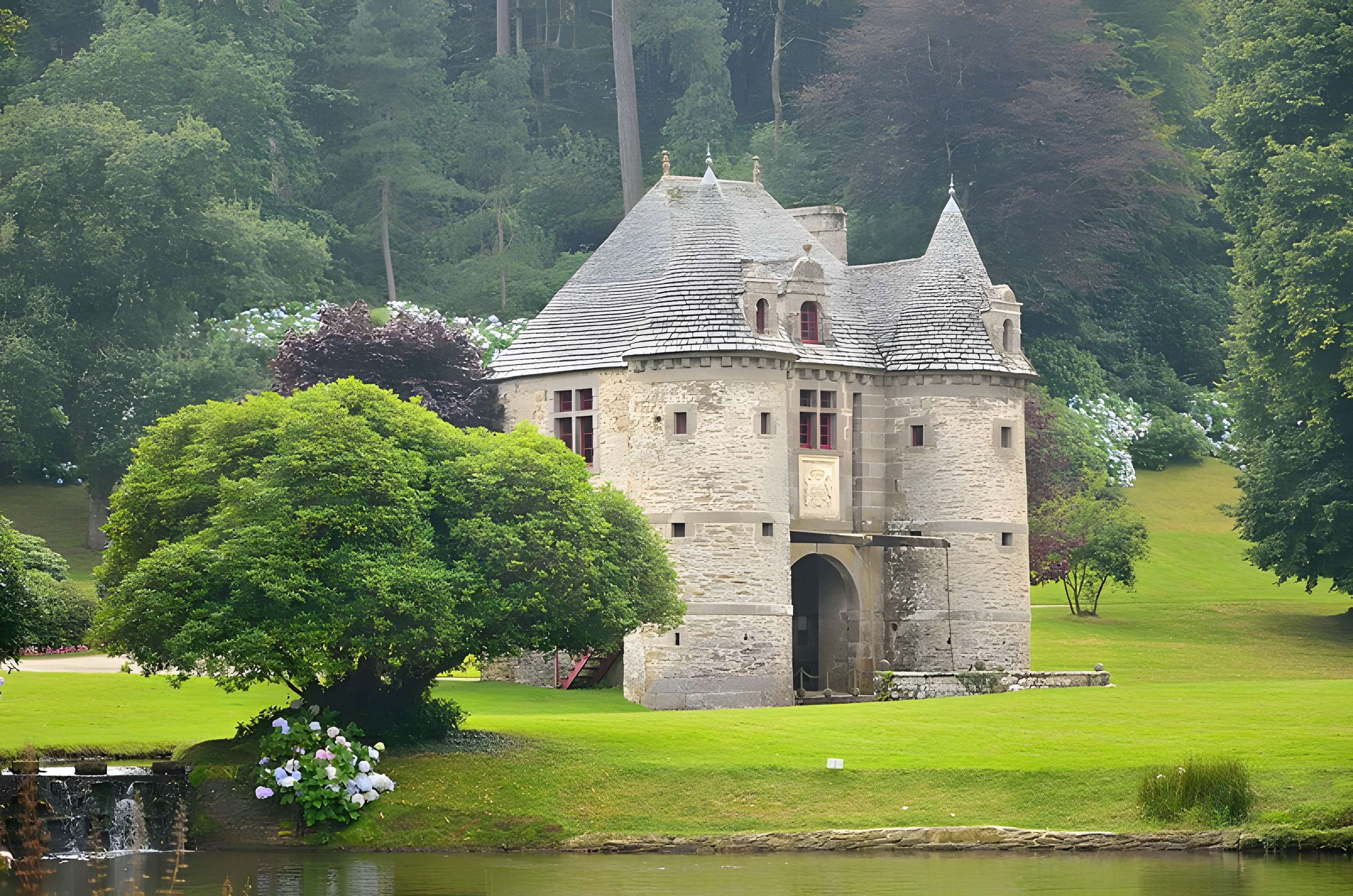 Domaine de Nacqueville (également sur commune d'Urville-Nacqueville)