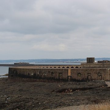 Fort de Querqueville, ouvrage constitutif de la rade de Cherbourg