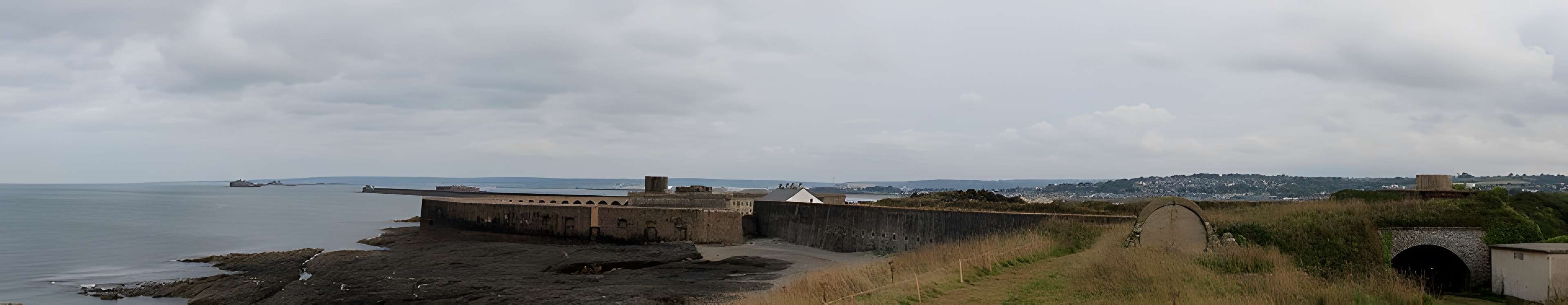 Fort de Querqueville, ouvrage constitutif de la rade de Cherbourg