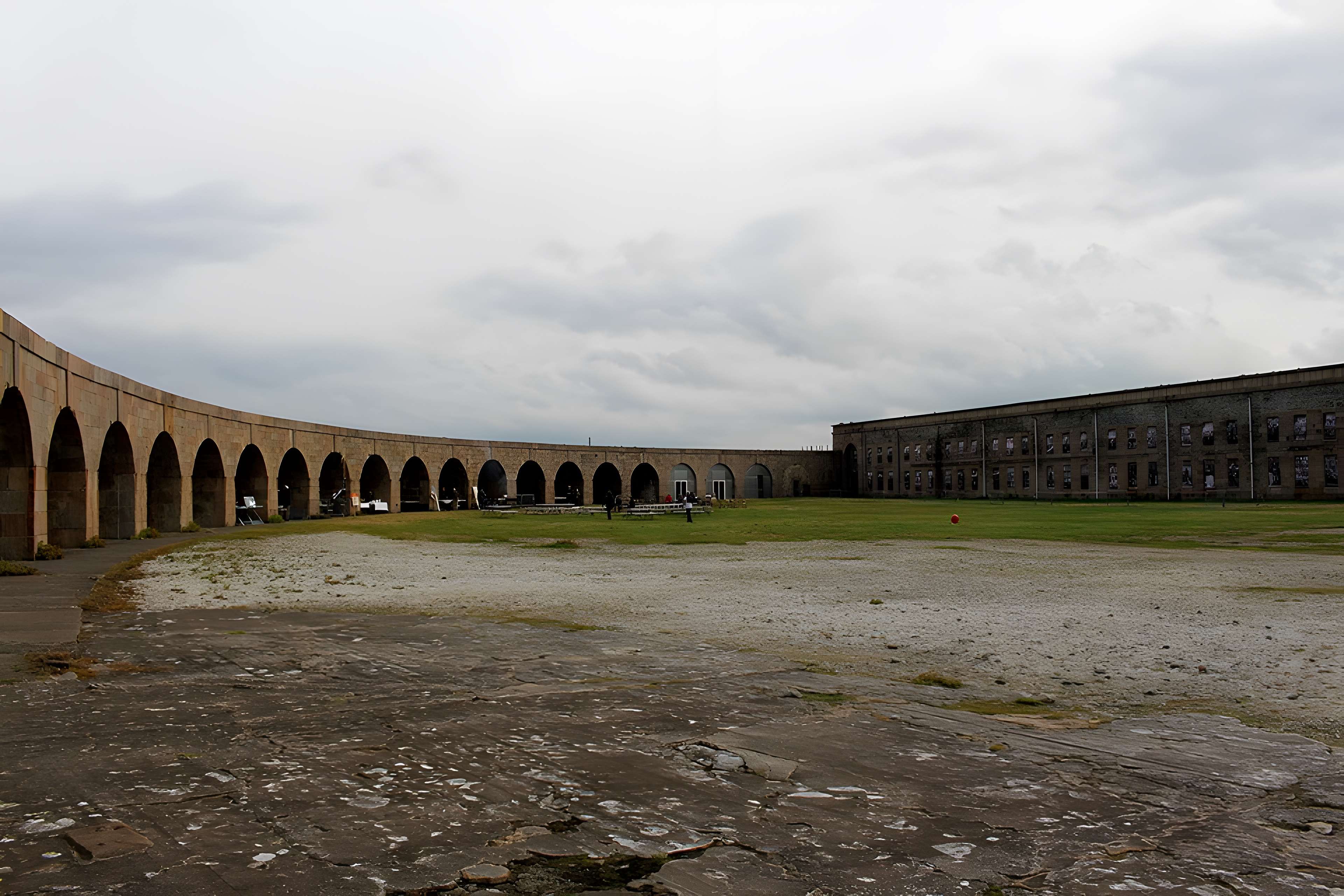 Fort de Querqueville, ouvrage constitutif de la rade de Cherbourg