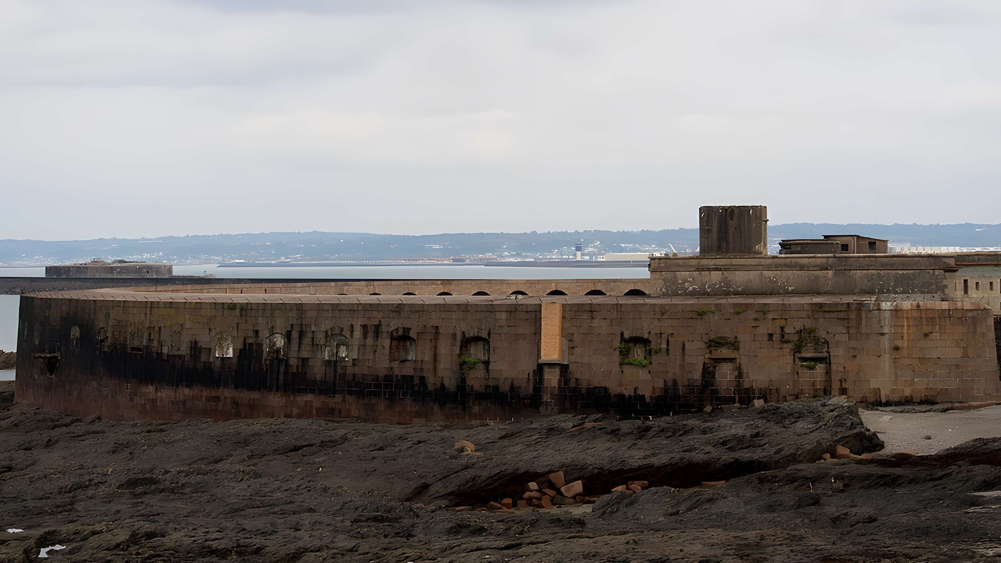 Fort de Querqueville, ouvrage constitutif de la rade de Cherbourg