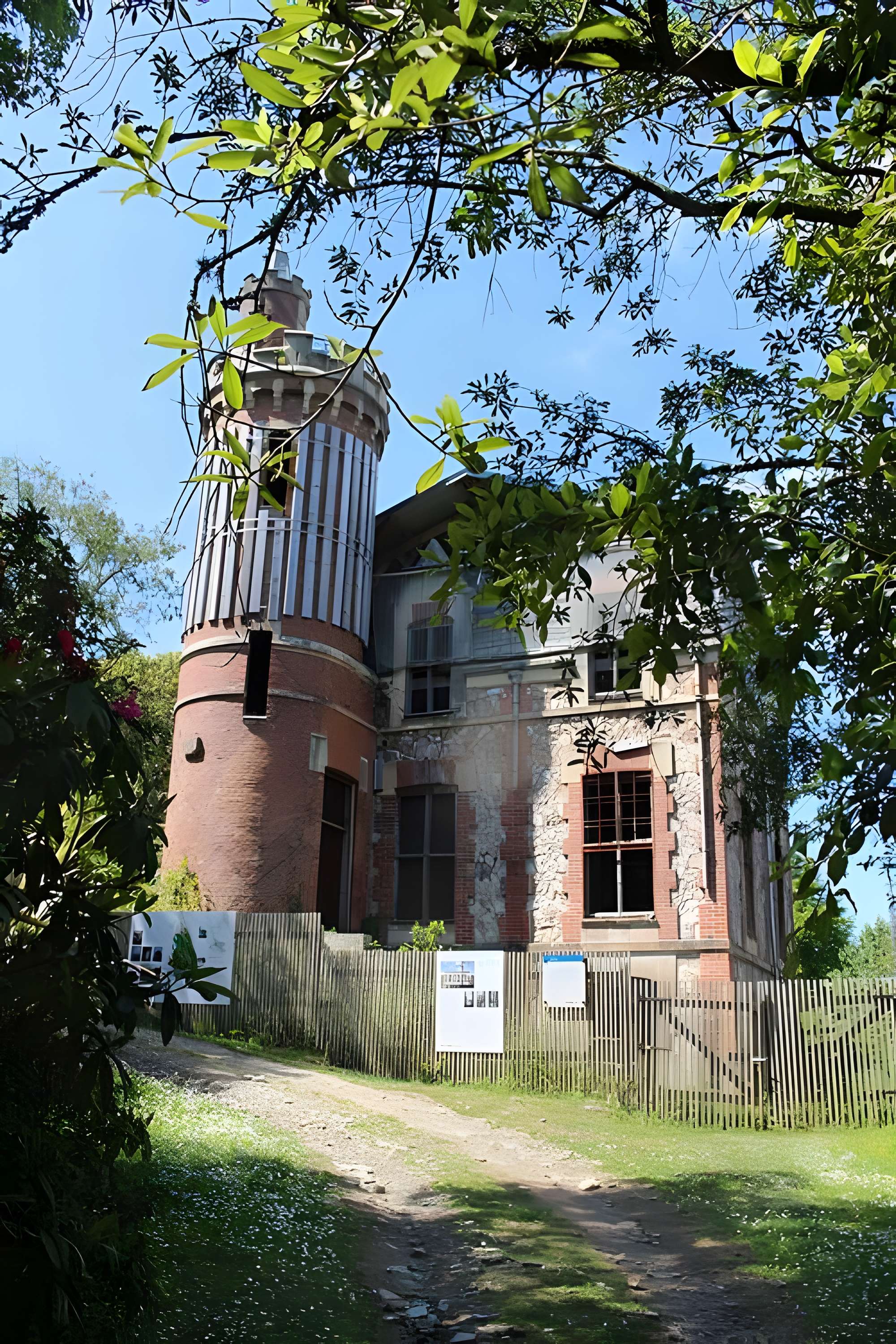Jardin botanique de la Roche Fauconnière