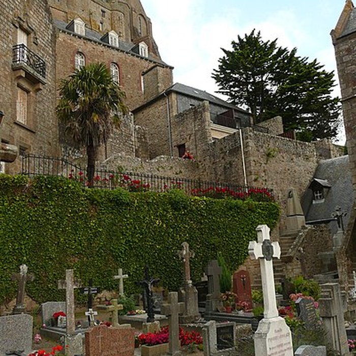 Photo de Cimetière communal et son enceinte entourant léglise