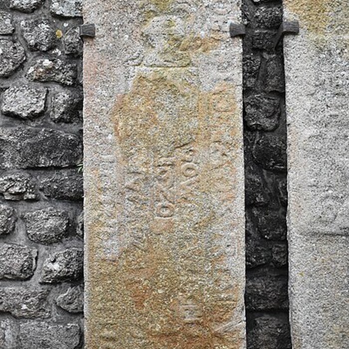 Photo de Cimetière communal et son enceinte entourant léglise