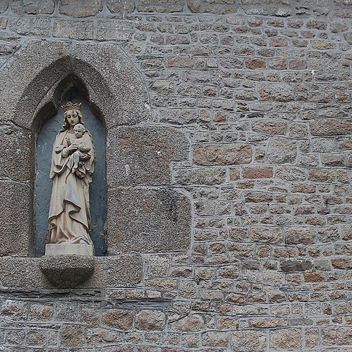 Photo de Cimetière communal et son enceinte entourant léglise