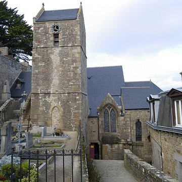 Cimetière communal et son enceinte entourant léglise
