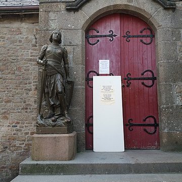 Cimetière communal et son enceinte entourant léglise